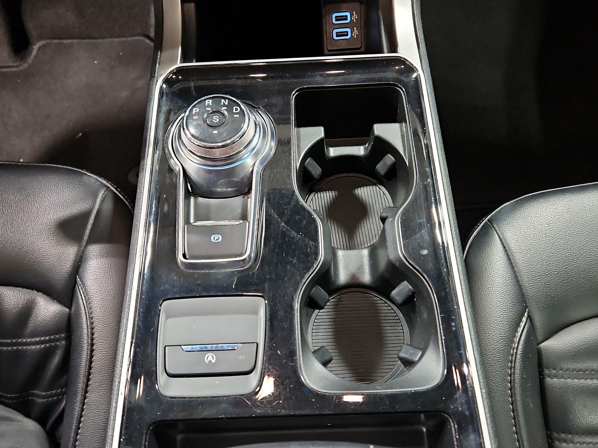 Thumbnail: 2020 Ford Edge - 15