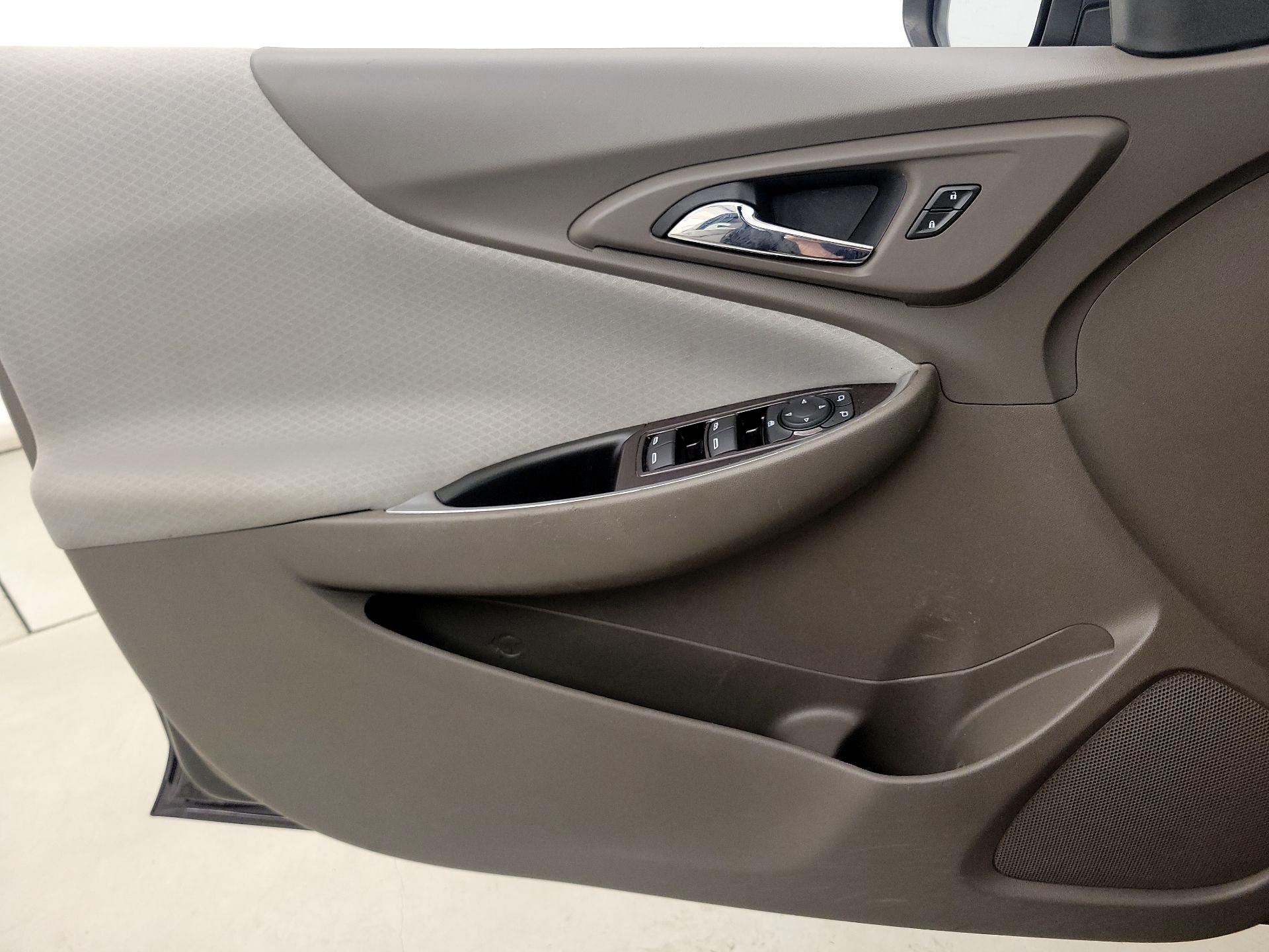 Thumbnail: 2020 Chevrolet Malibu - 12