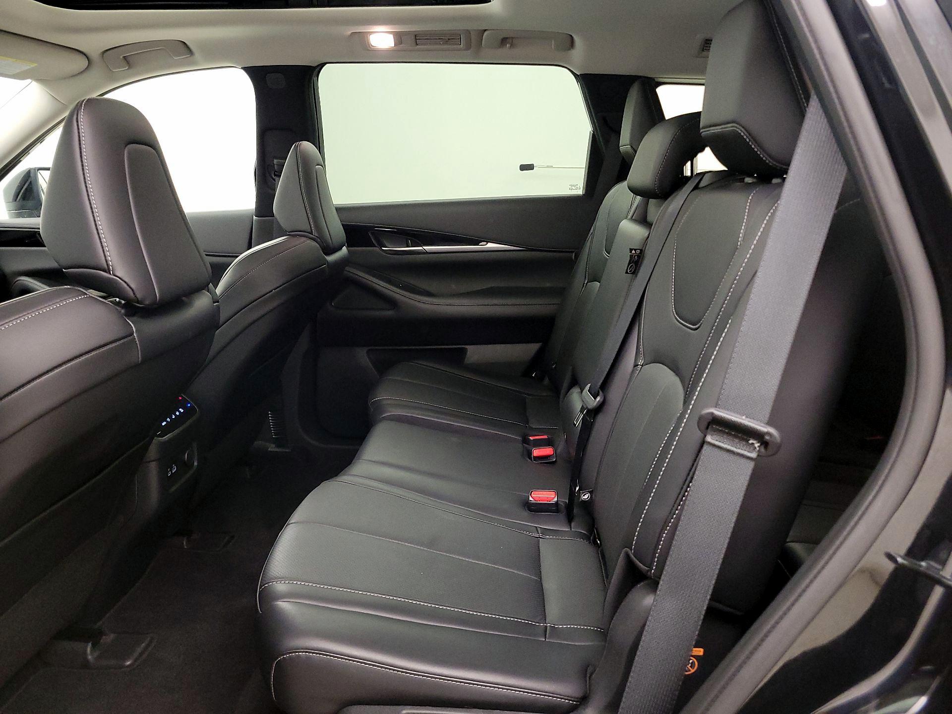 Thumbnail: 2023 INFINITI QX60 - 20
