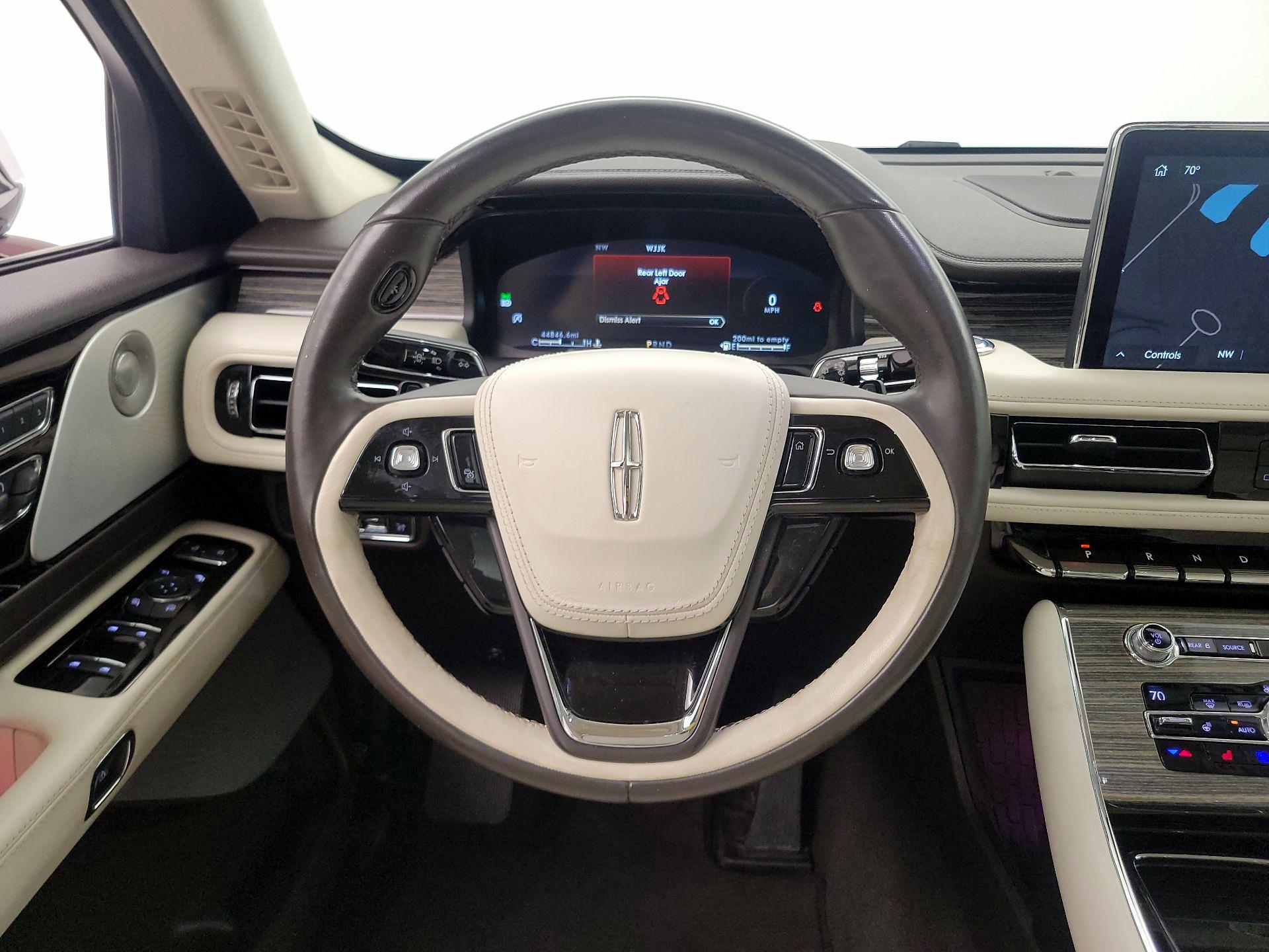 Thumbnail: 2020 Lincoln Aviator - 10