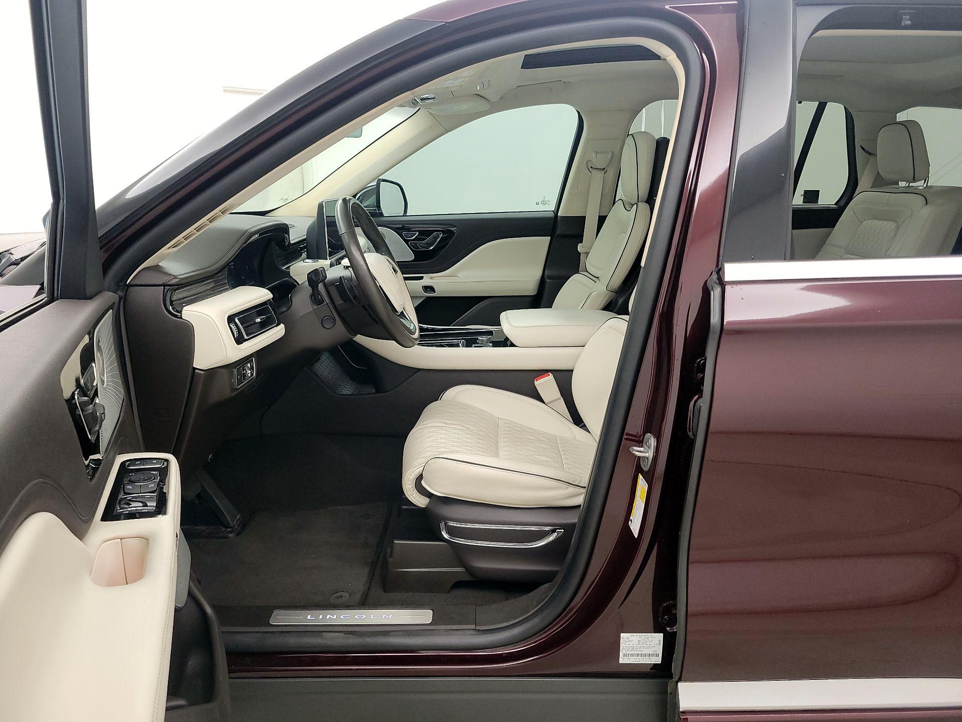 Thumbnail: 2020 Lincoln Aviator - 11