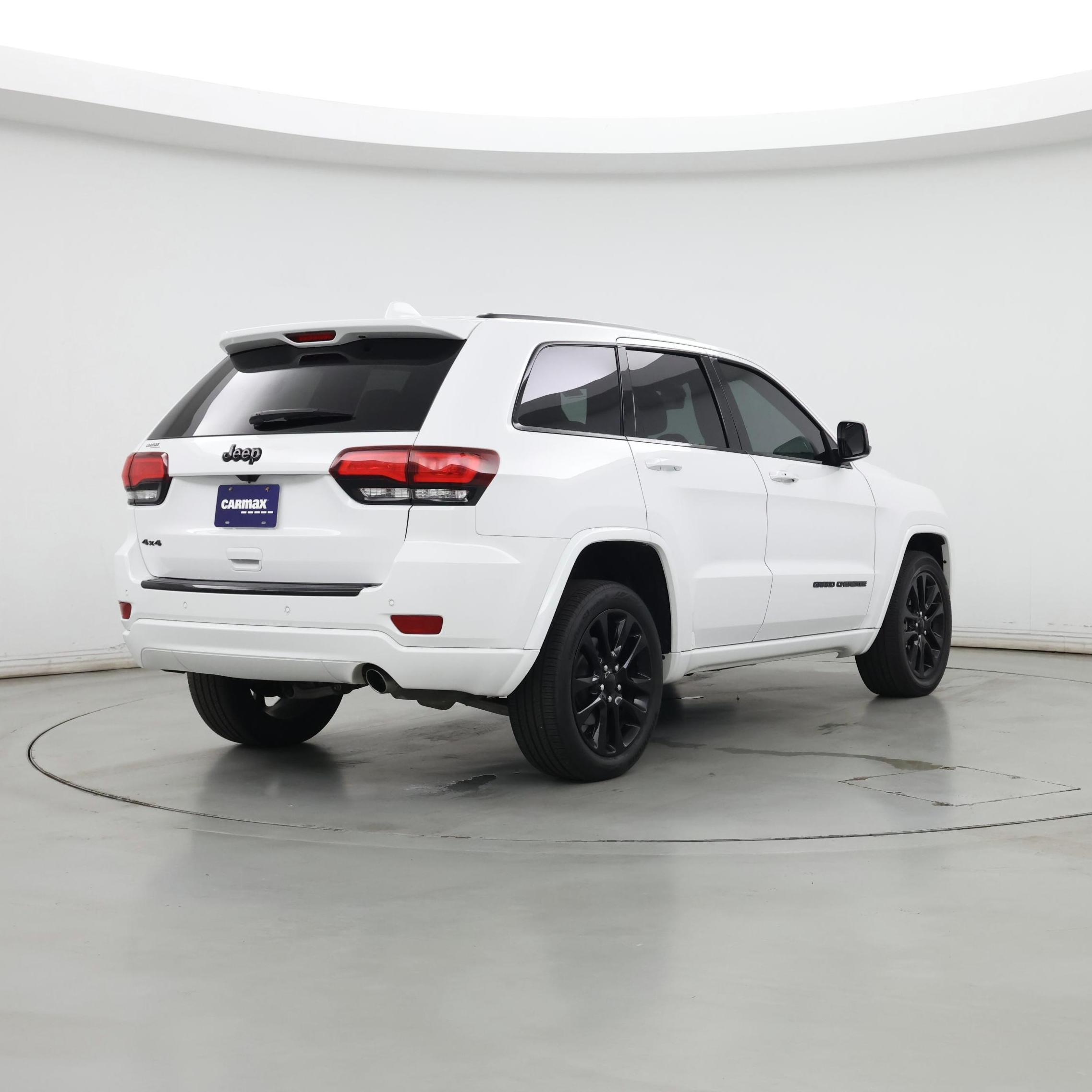 Thumbnail: 2017 Jeep Grand Cherokee - 8