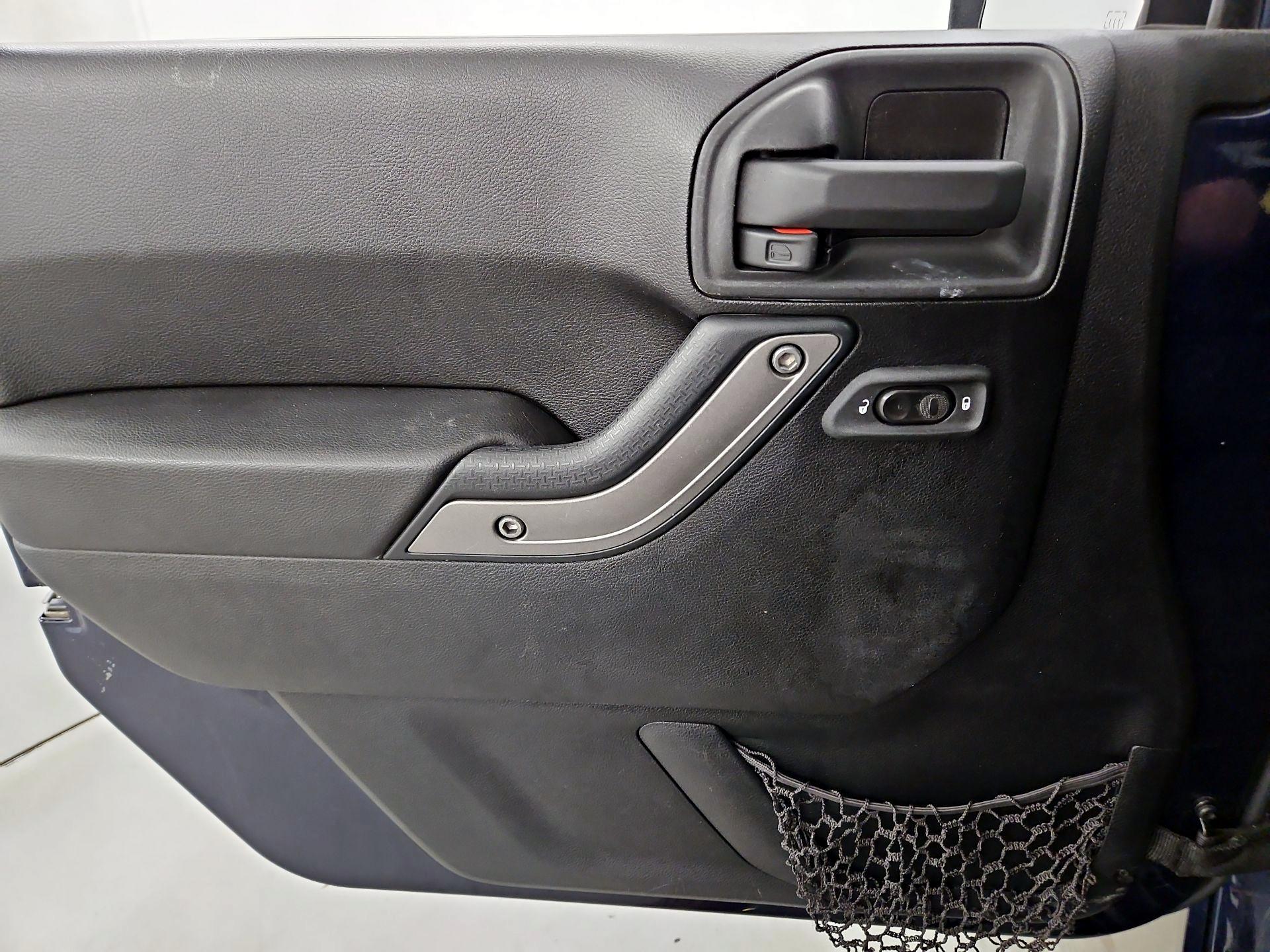 Thumbnail: 2013 Jeep Wrangler - 12
