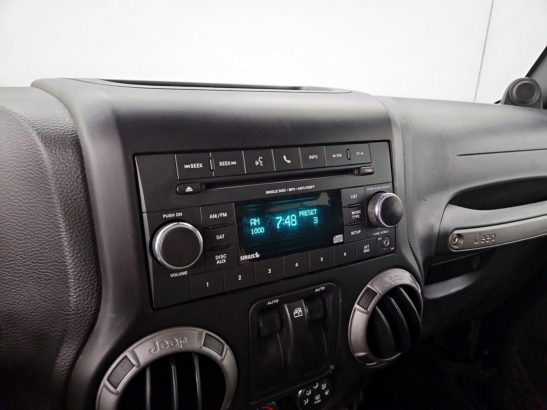 Thumbnail: 2013 Jeep Wrangler - 13