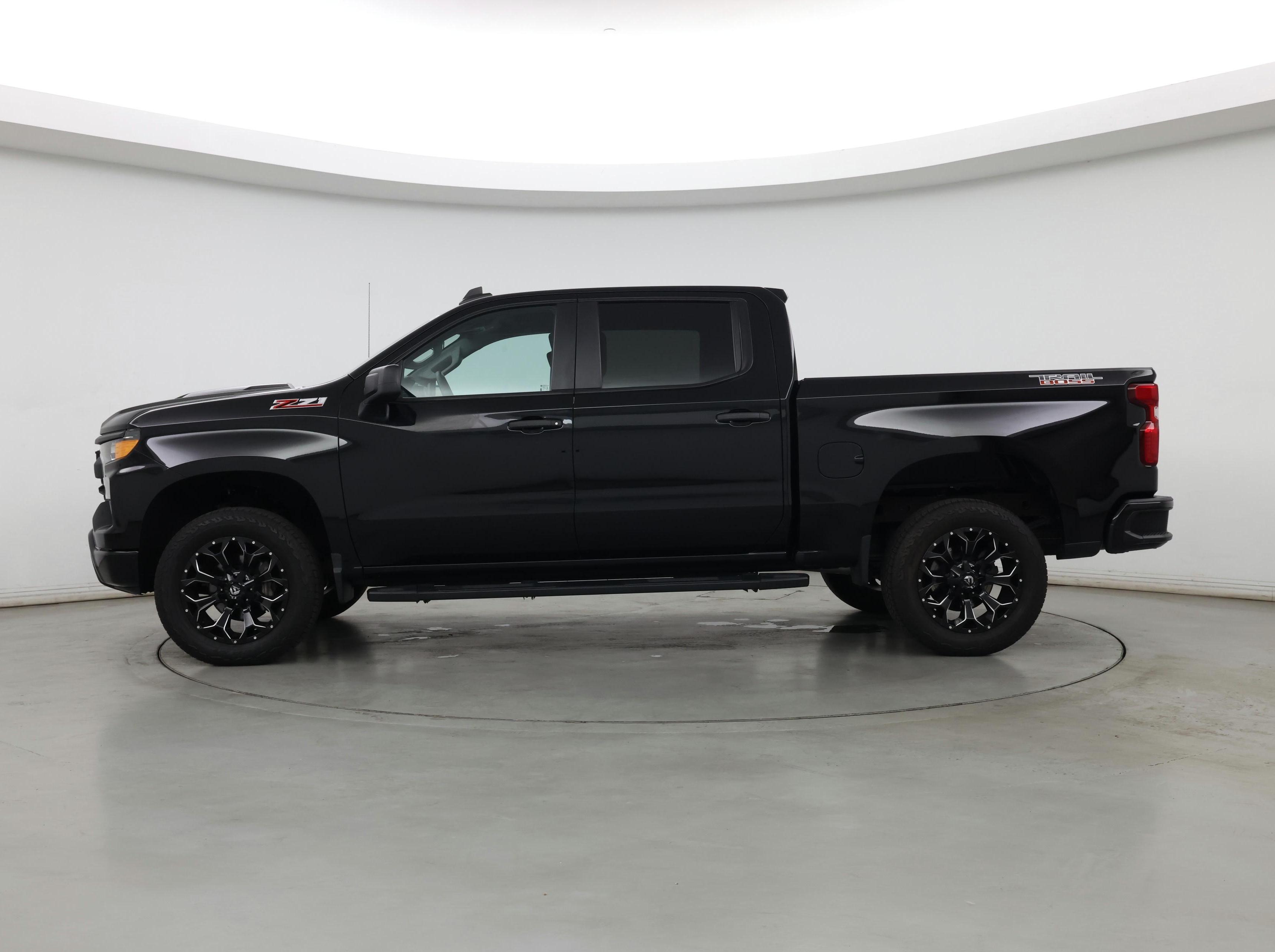 Thumbnail: 2022 Chevrolet Silverado 1500 - 3