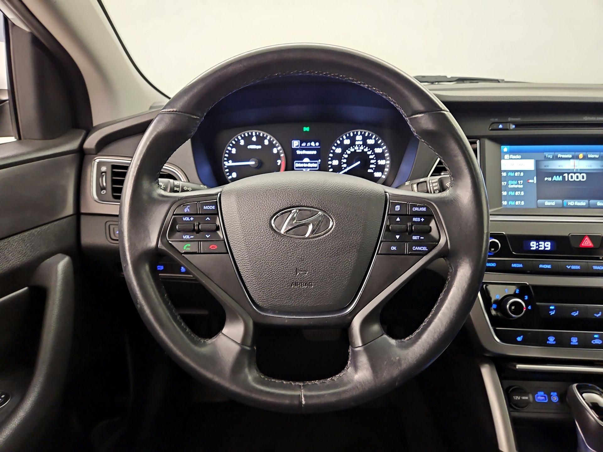 Thumbnail: 2017 Hyundai Sonata - 10