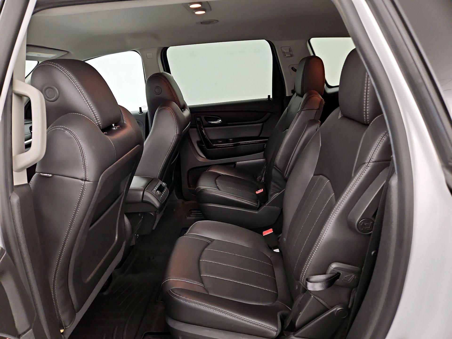 Thumbnail: 2017 Chevrolet Traverse - 20