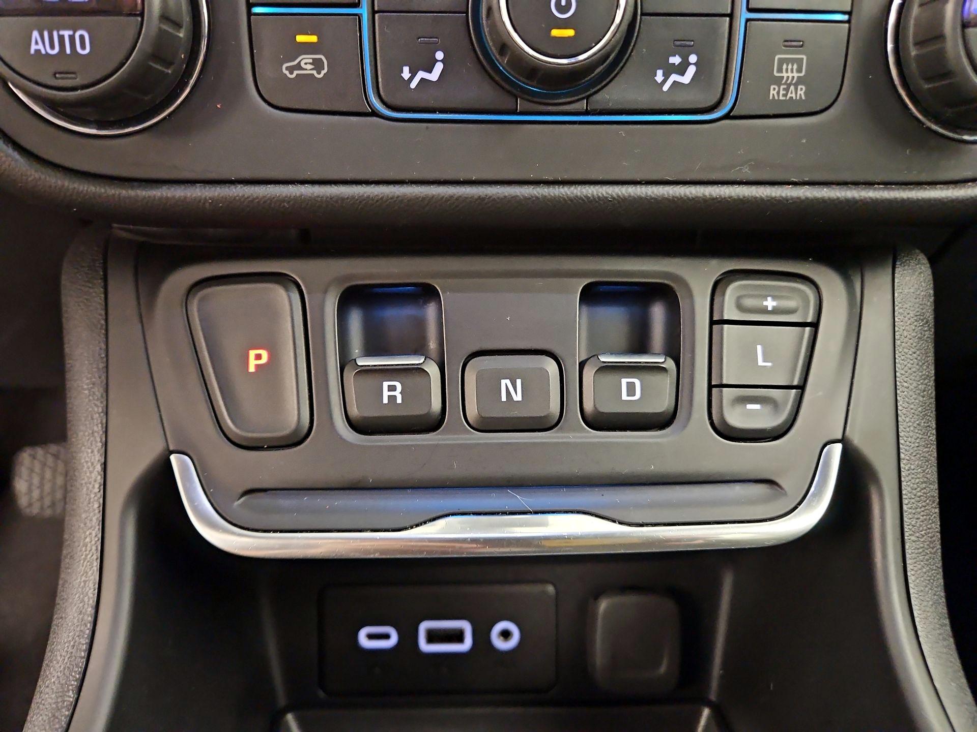 Thumbnail: 2020 GMC Terrain - 17