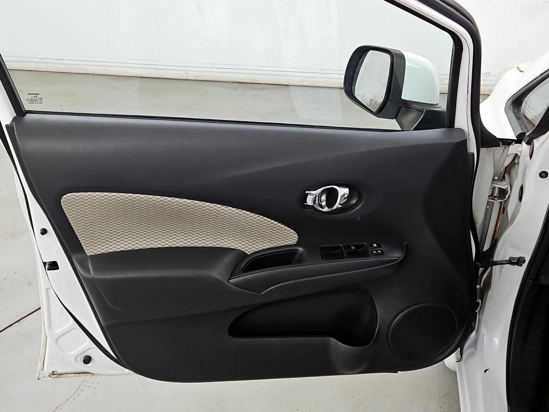 Thumbnail: 2014 Nissan Versa Note - 12
