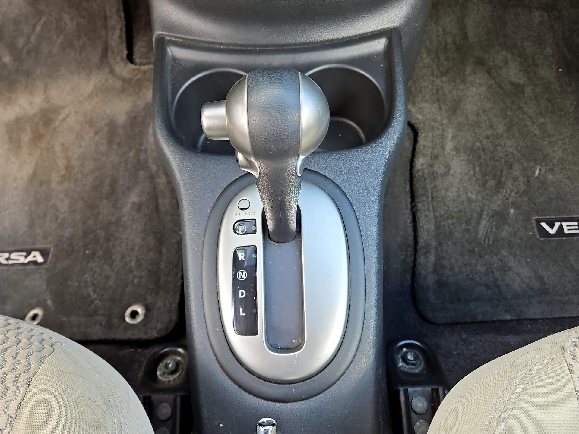 Thumbnail: 2014 Nissan Versa Note - 16