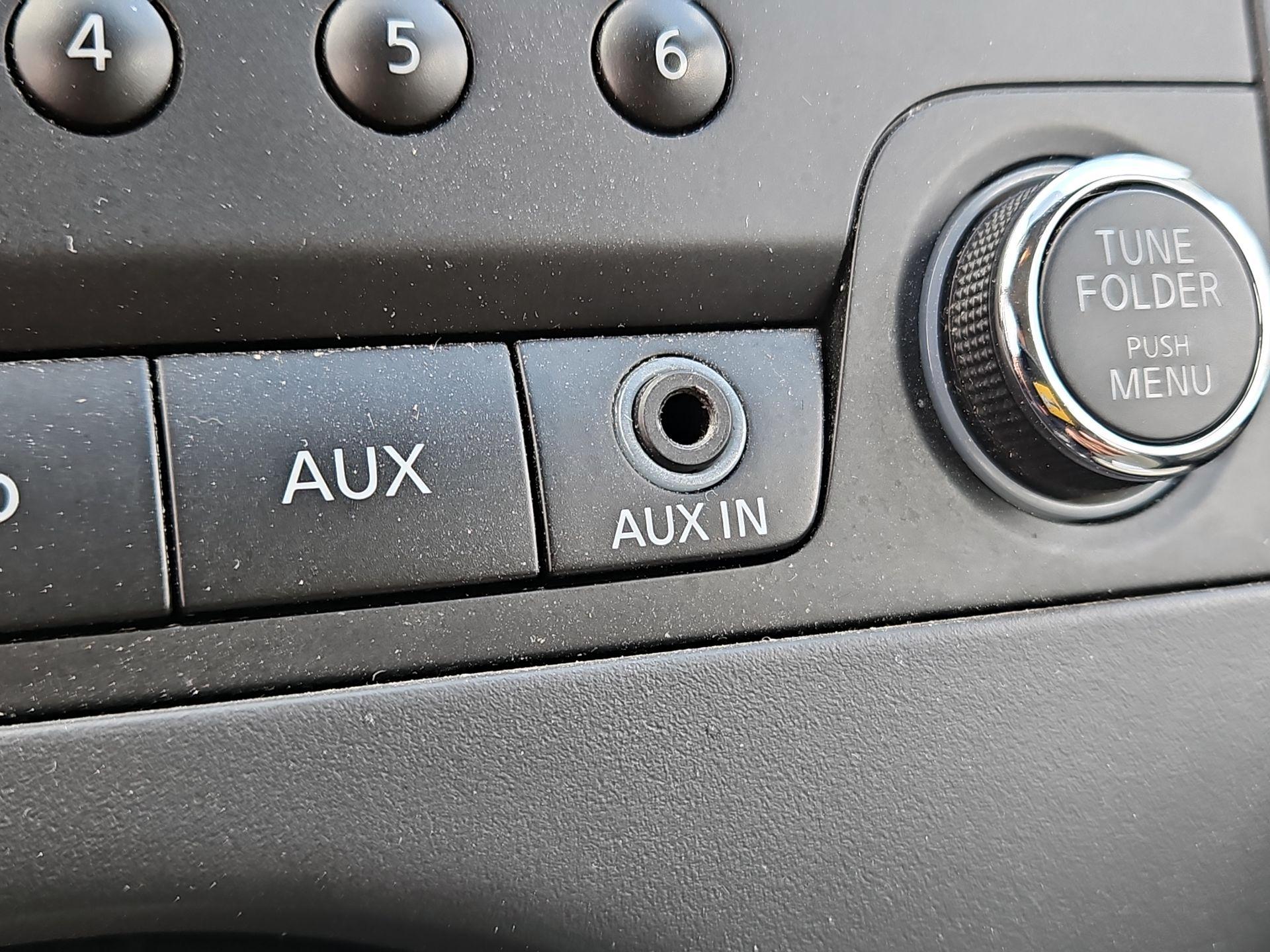 Thumbnail: 2014 Nissan Versa Note - 17