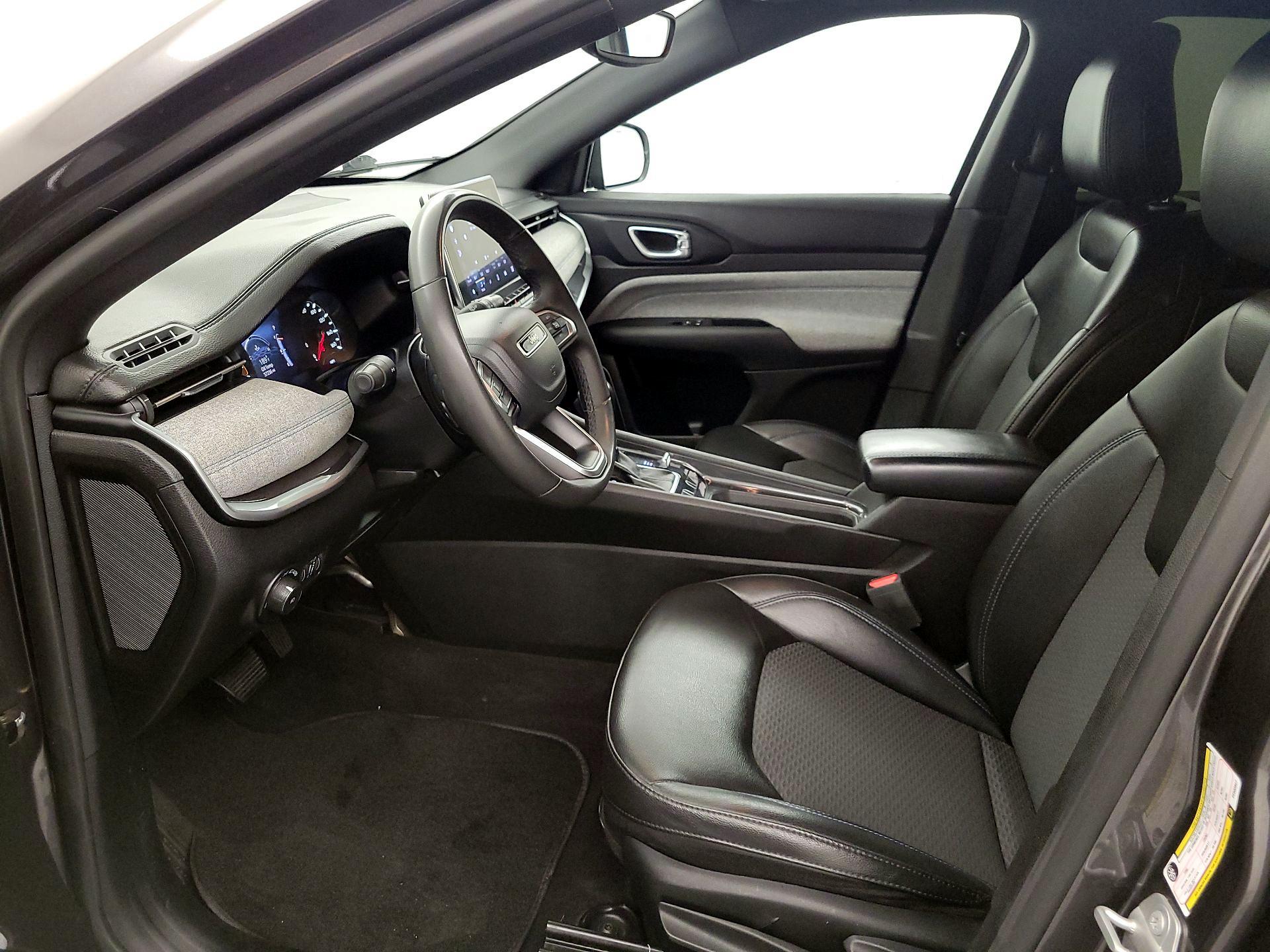 Thumbnail: 2023 Jeep Compass - 11