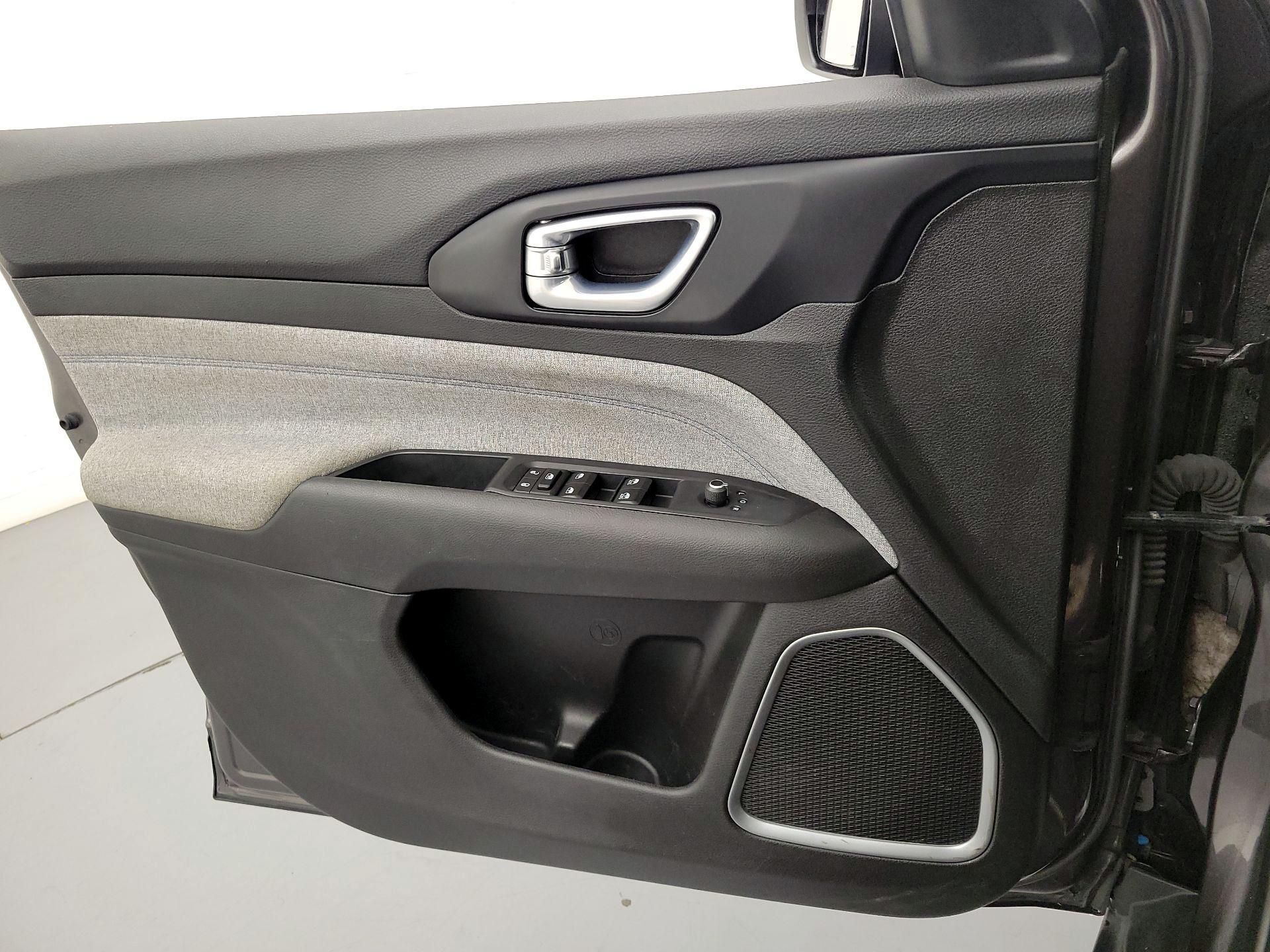 Thumbnail: 2023 Jeep Compass - 12