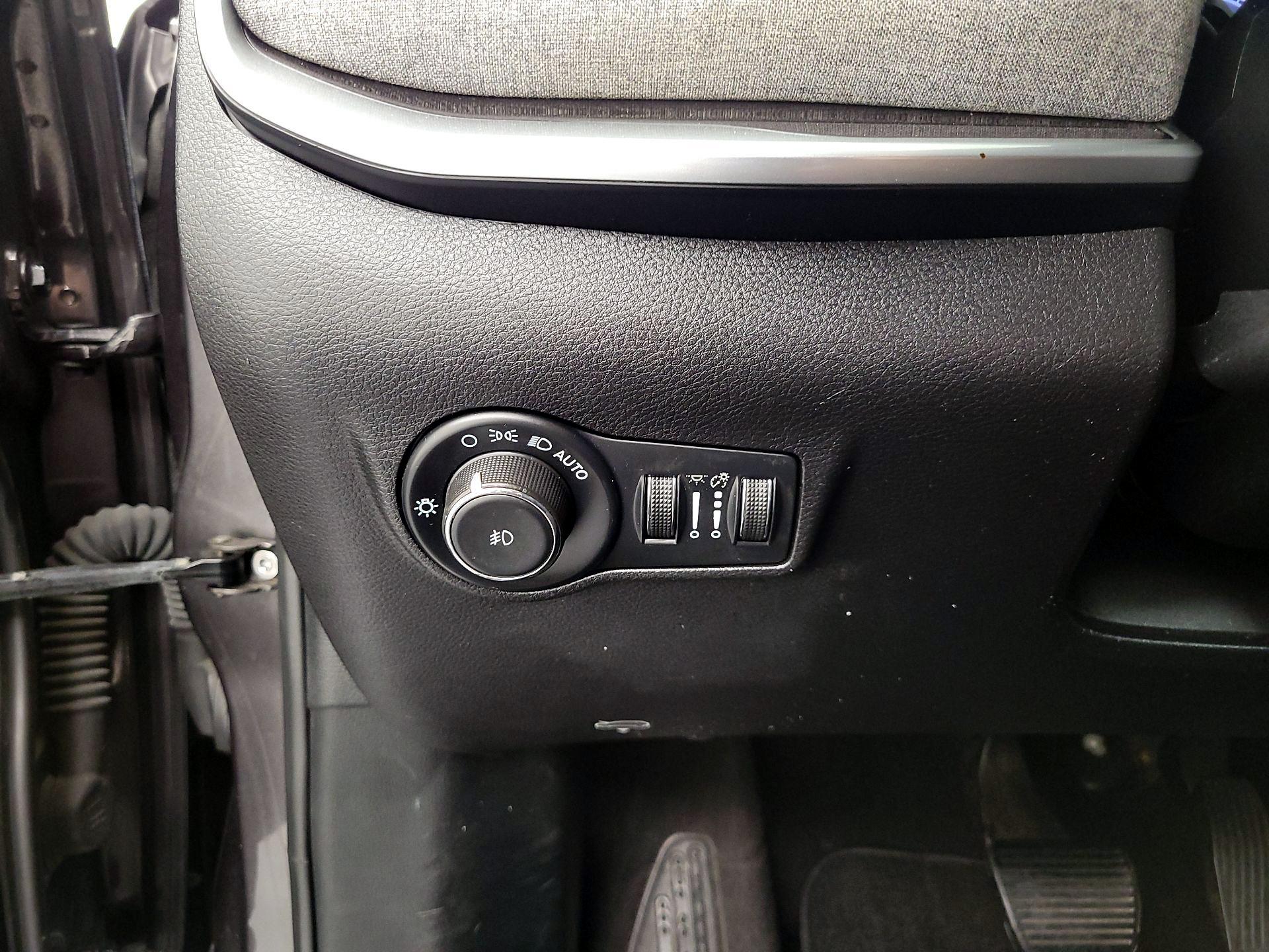 Thumbnail: 2023 Jeep Compass - 13