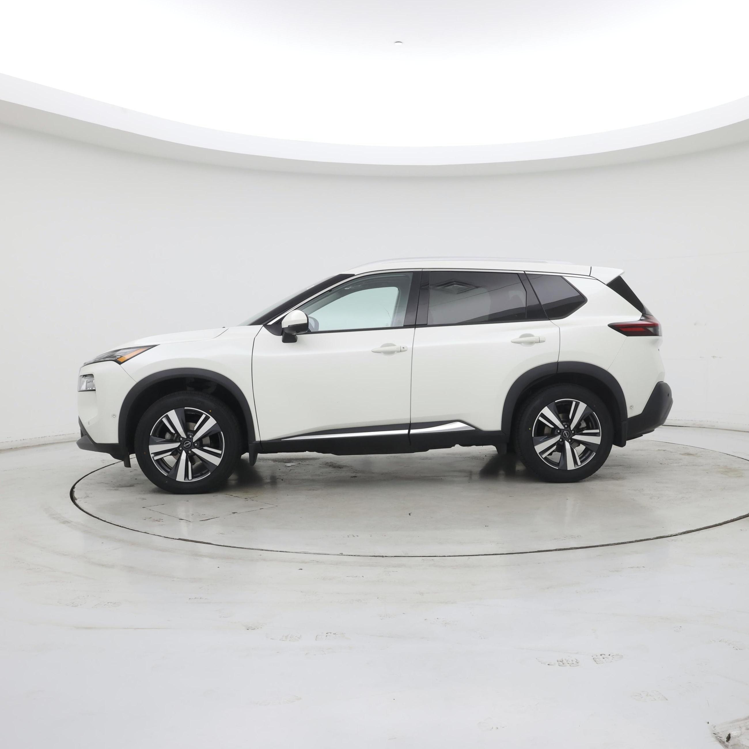 Thumbnail: 2022 Nissan Rogue - 3