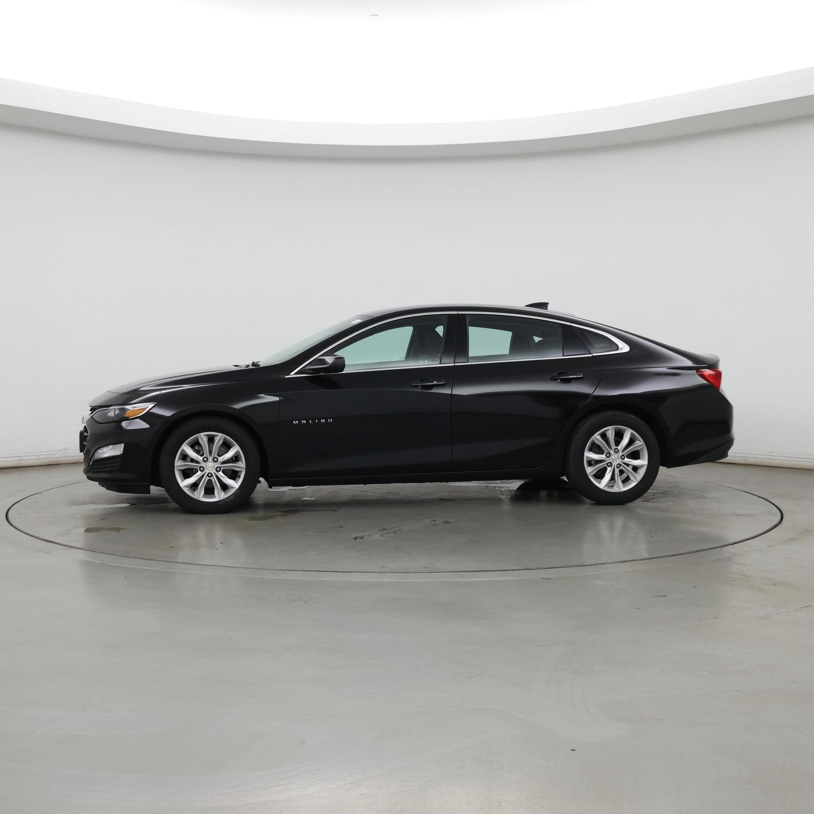 Thumbnail: 2023 Chevrolet Malibu - 3