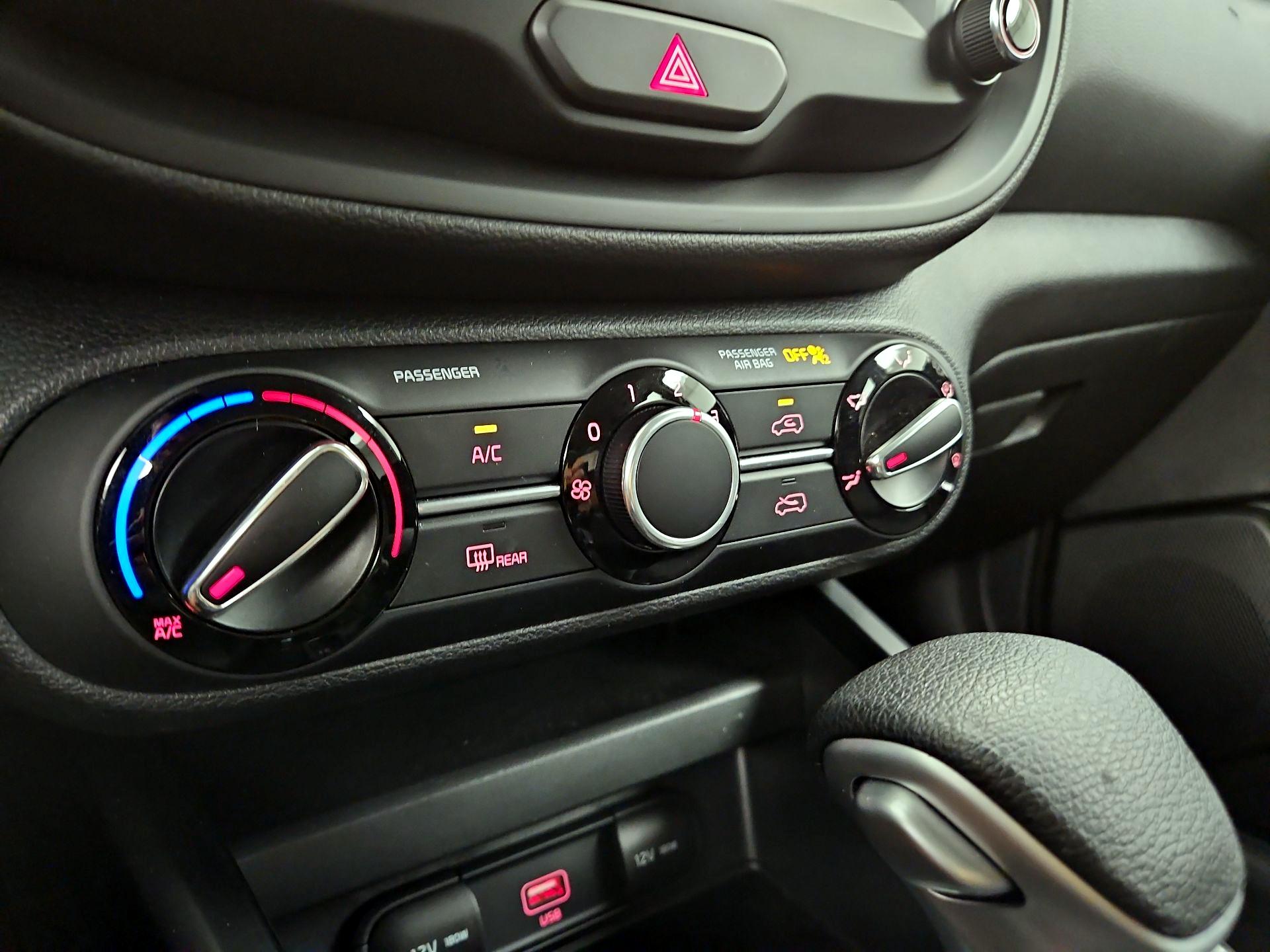 Thumbnail: 2020 Kia Soul - 16