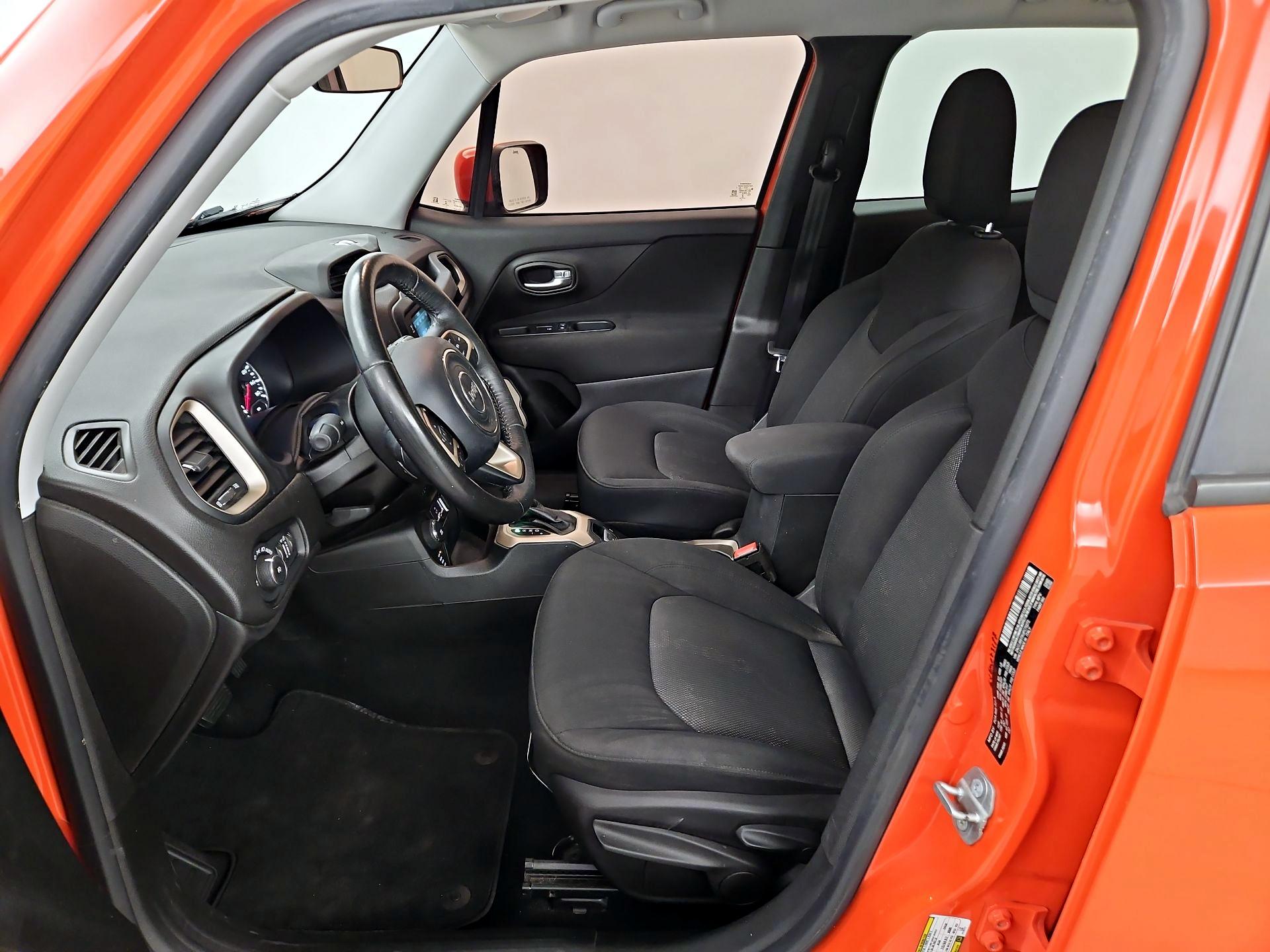 Thumbnail: 2016 Jeep Renegade - 11