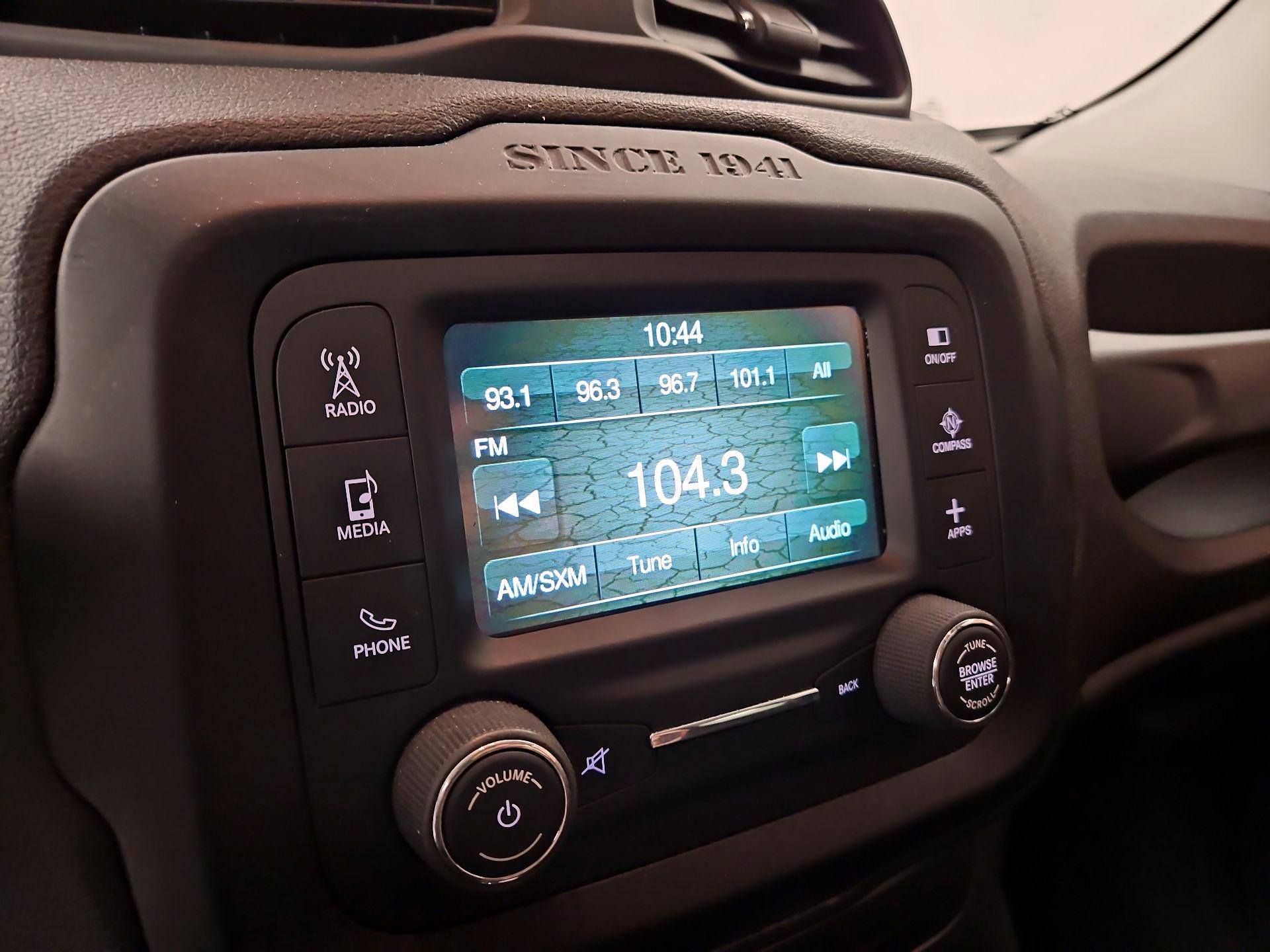 Thumbnail: 2016 Jeep Renegade - 15