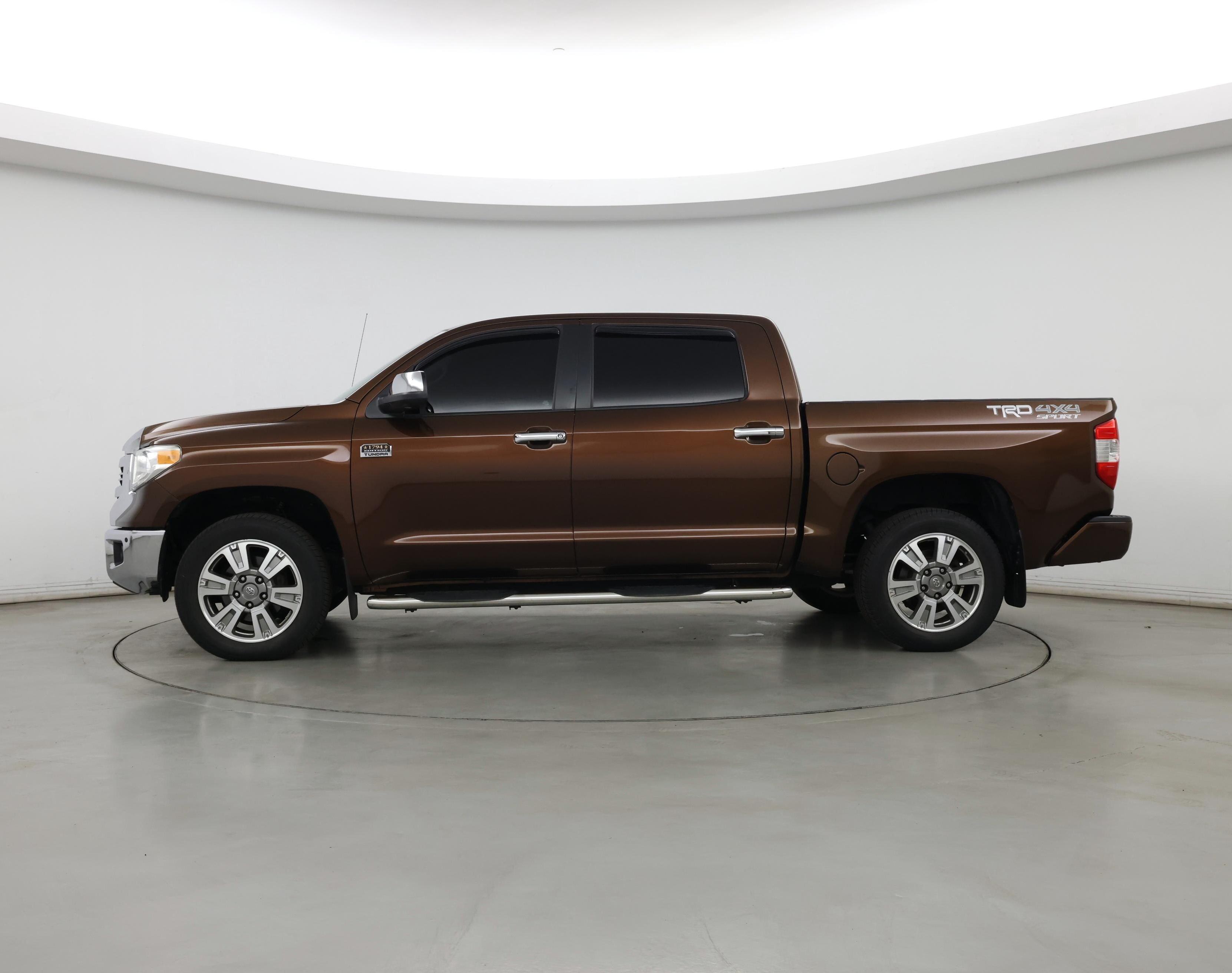 Thumbnail: 2017 Toyota Tundra - 3