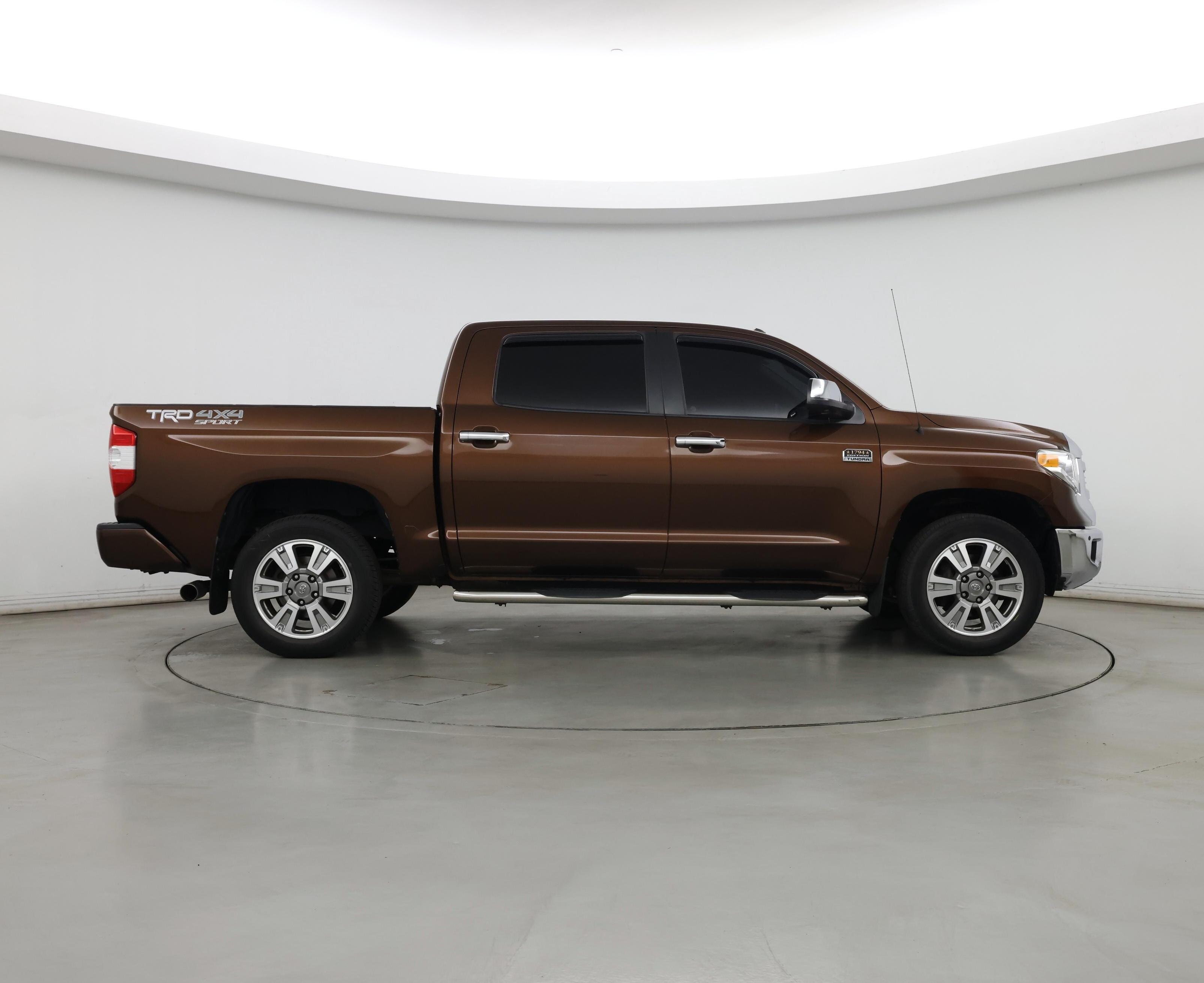 Thumbnail: 2017 Toyota Tundra - 7