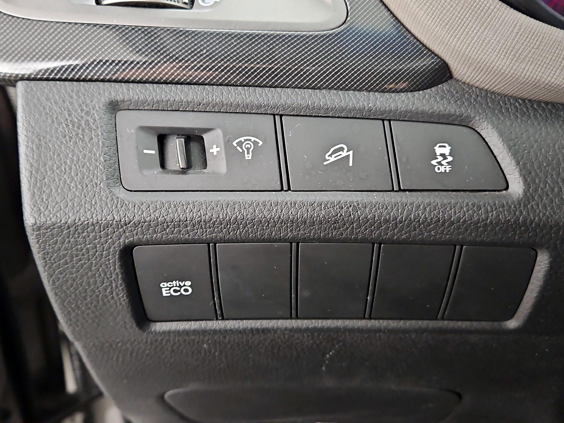 Thumbnail: 2014 Hyundai Santa Fe - 13
