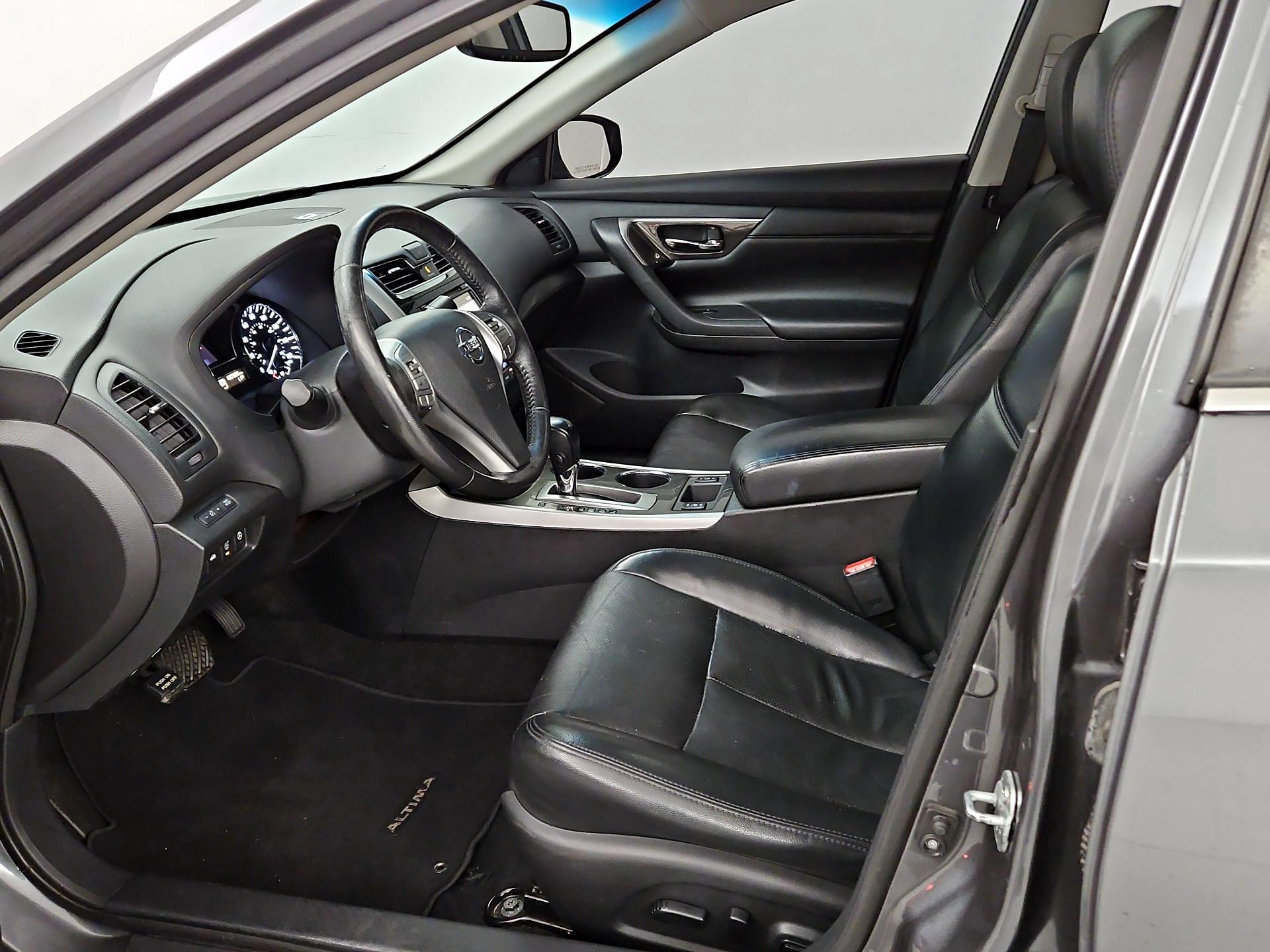 Thumbnail: 2015 Nissan Altima - 11