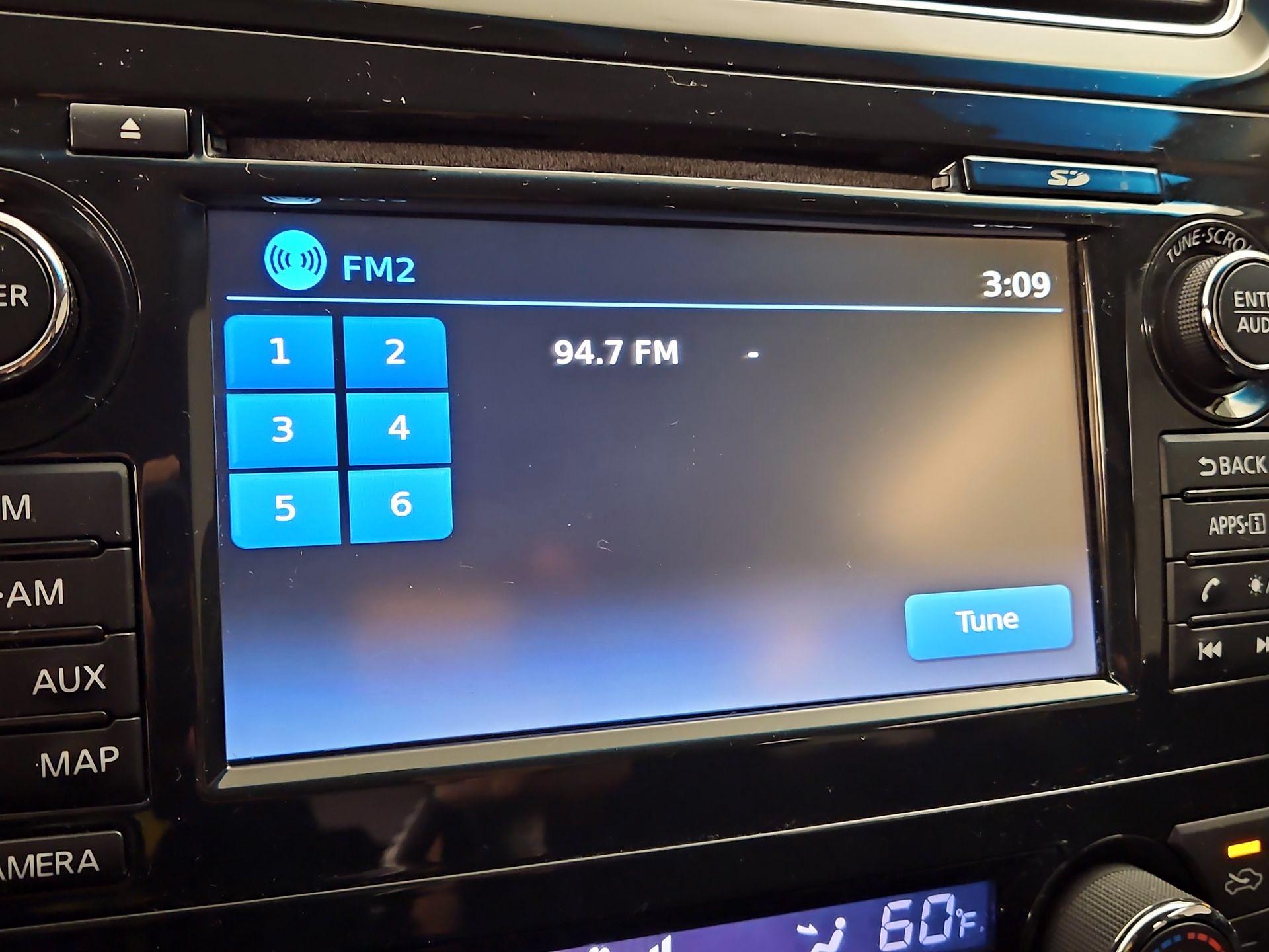 Thumbnail: 2015 Nissan Altima - 16