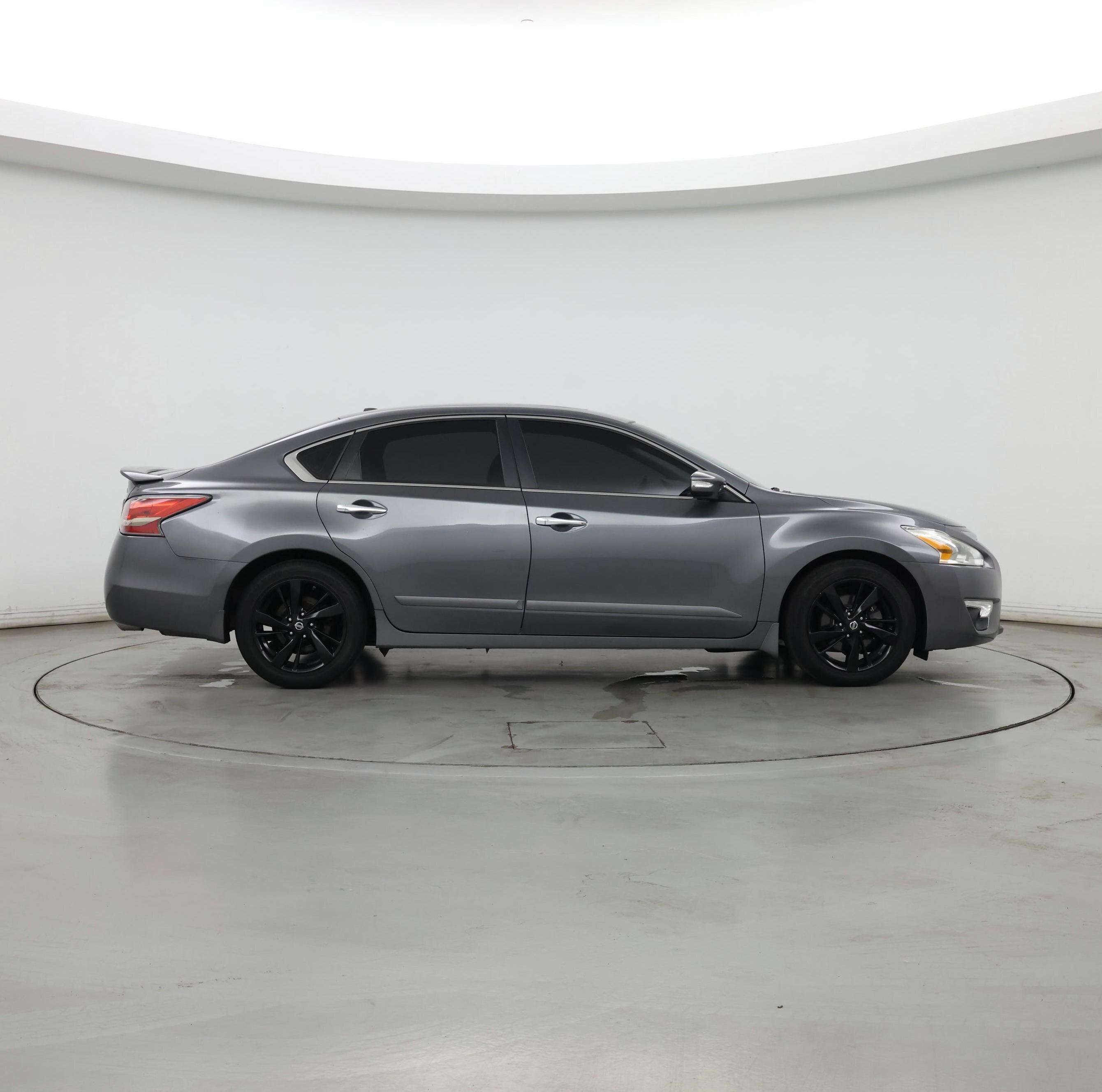 Thumbnail: 2015 Nissan Altima - 7