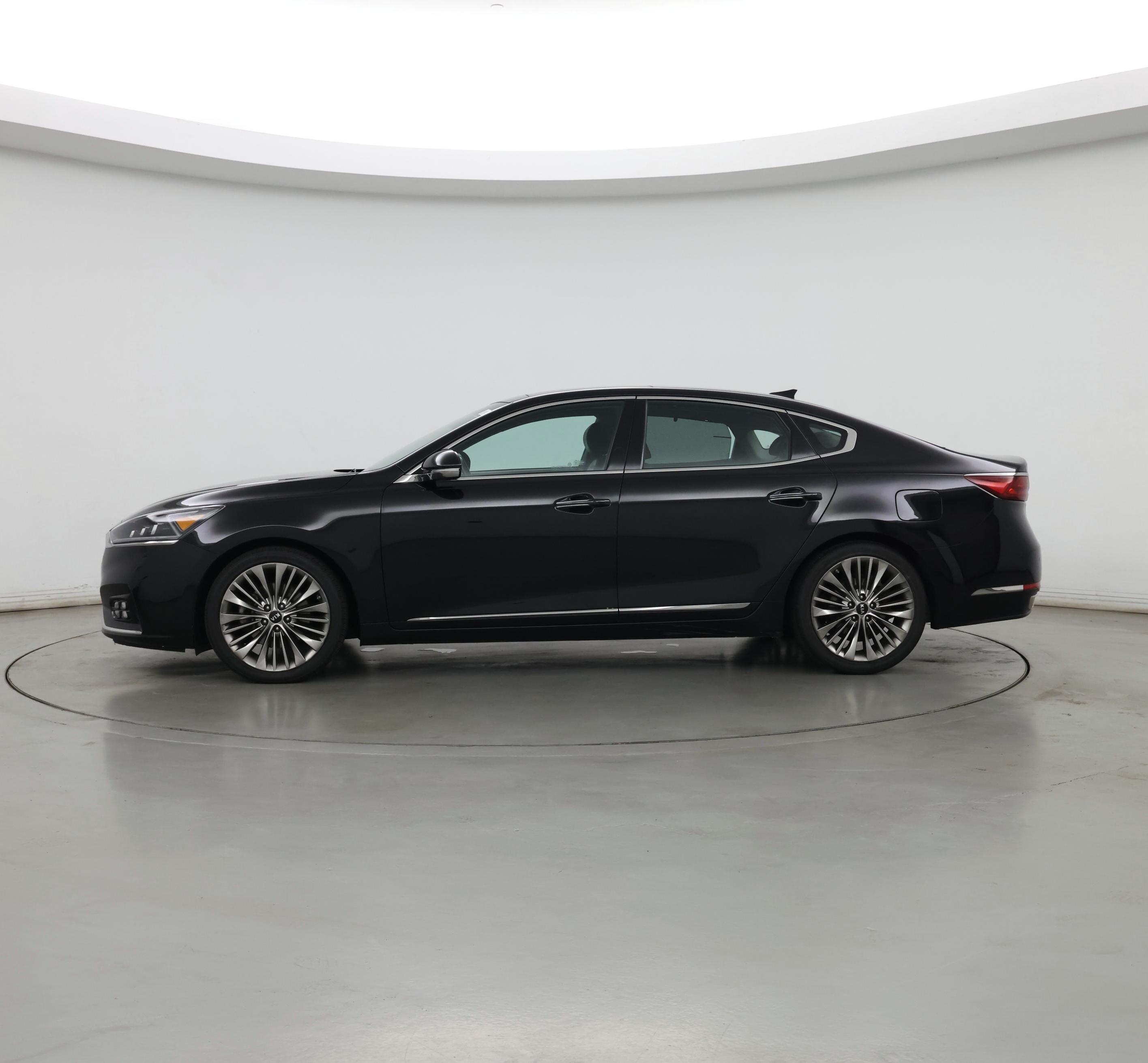 Thumbnail: 2017 Kia Cadenza - 3