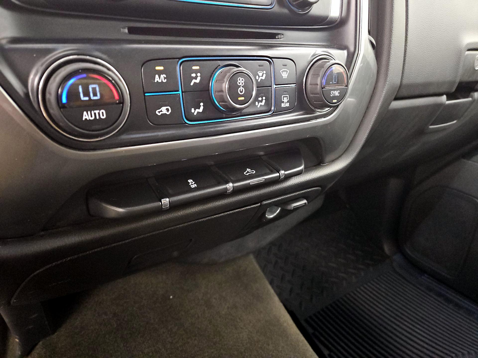 Thumbnail: 2016 Chevrolet Silverado 1500 - 17