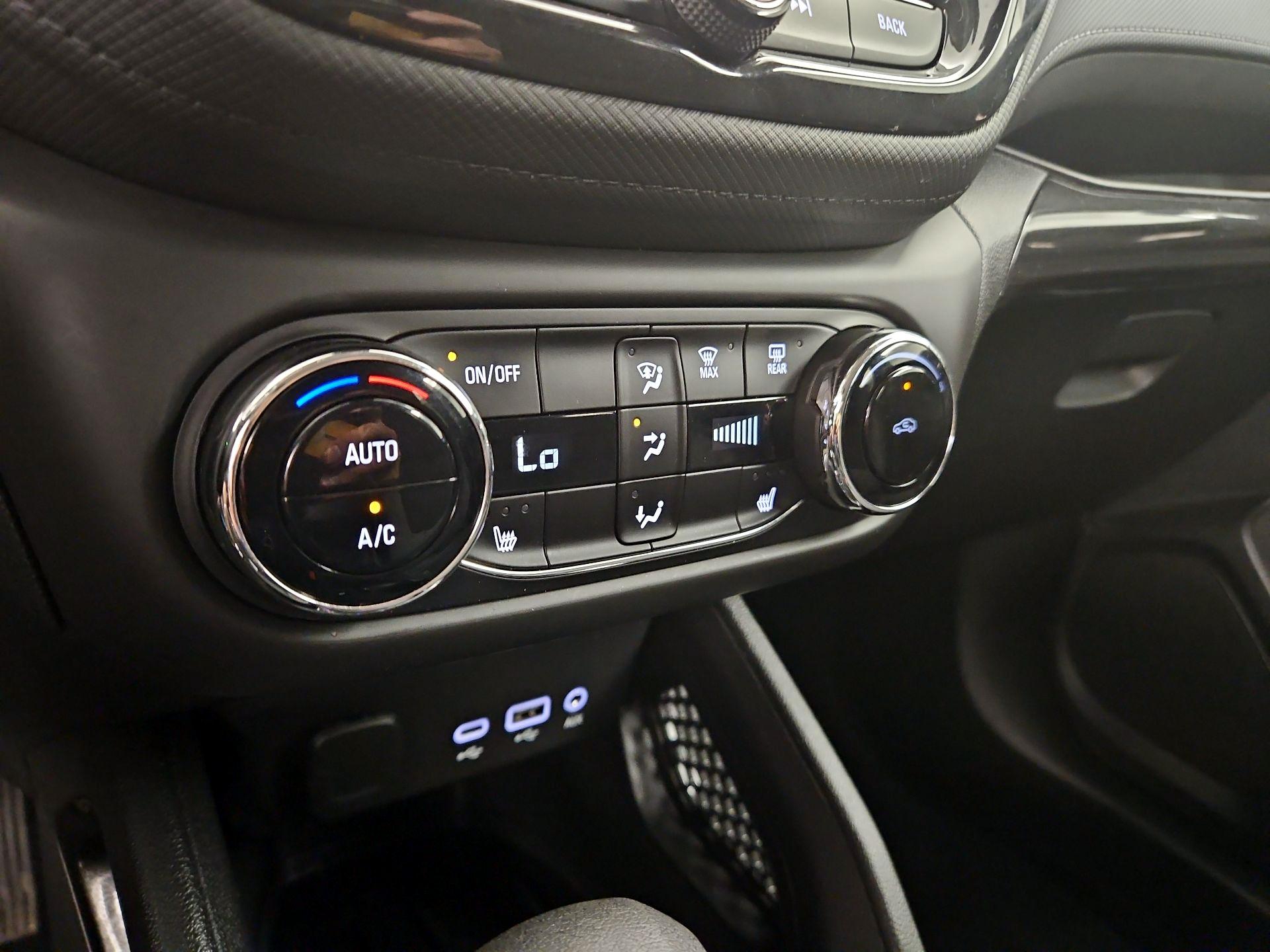 Thumbnail: 2022 Chevrolet TrailBlazer - 16