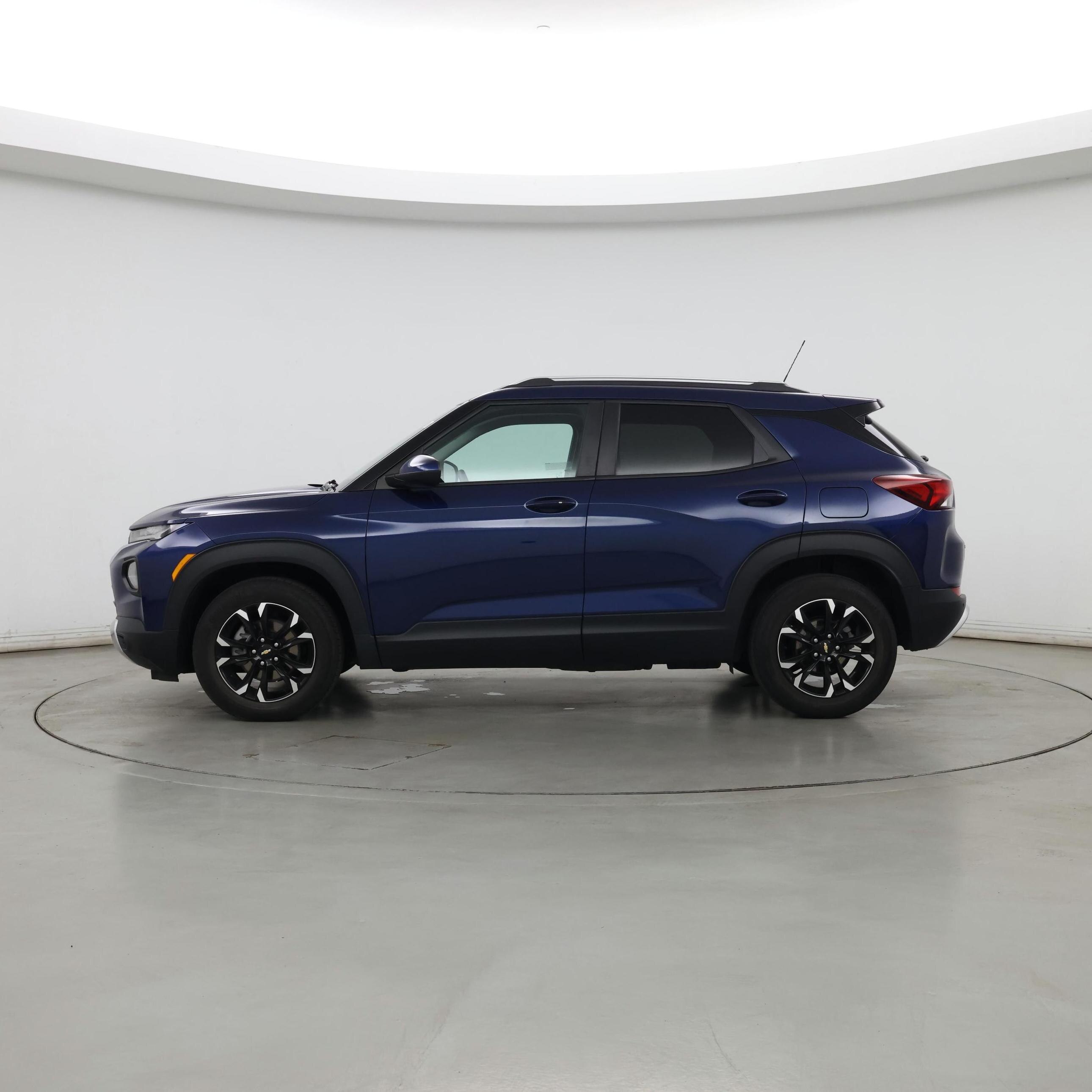 Thumbnail: 2022 Chevrolet TrailBlazer - 3