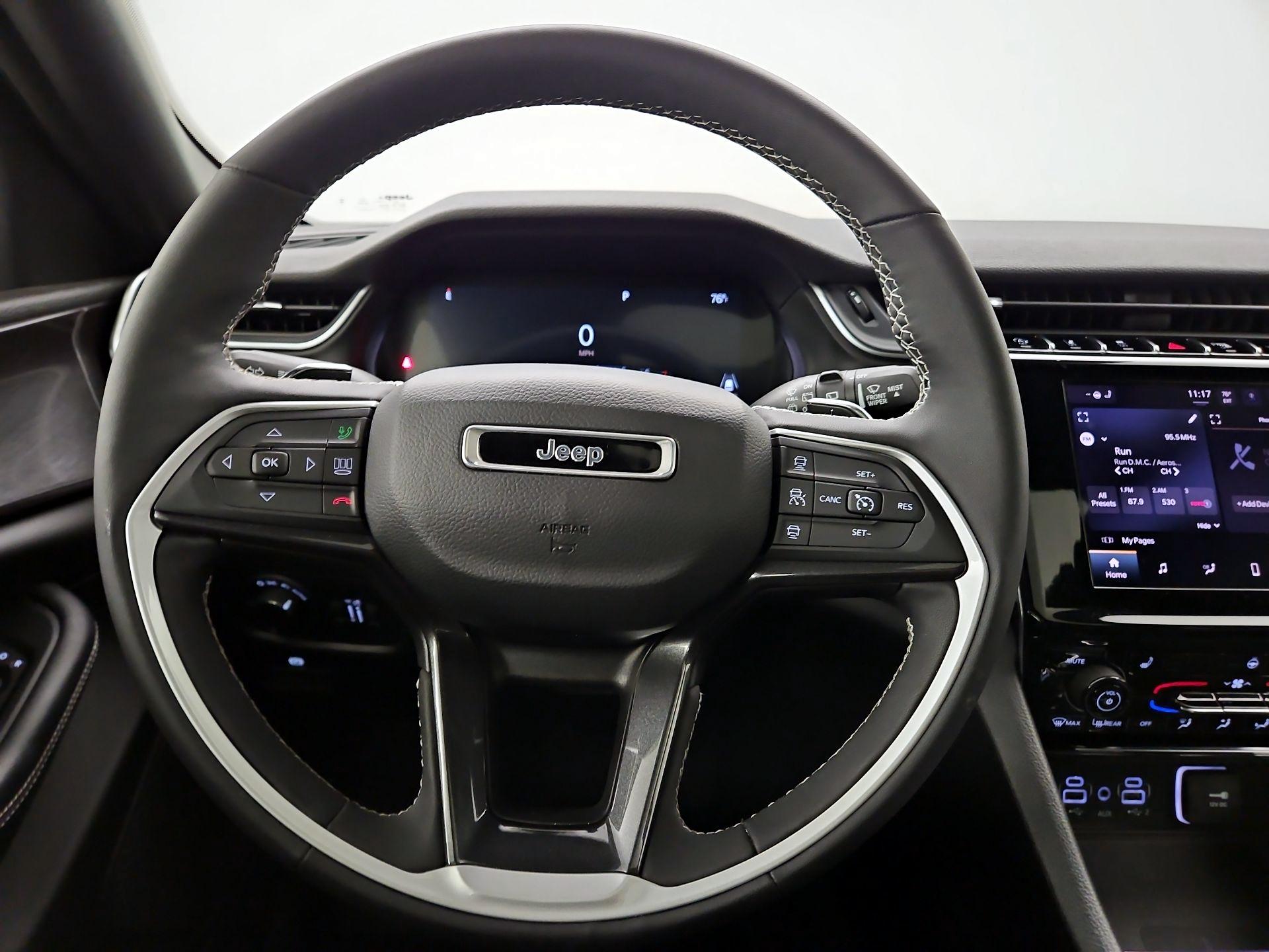 Thumbnail: 2023 Jeep Grand Cherokee - 10