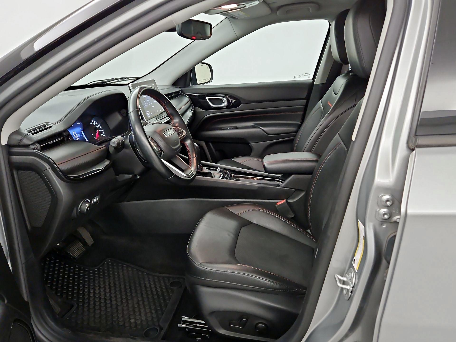 Thumbnail: 2022 Jeep Compass - 11