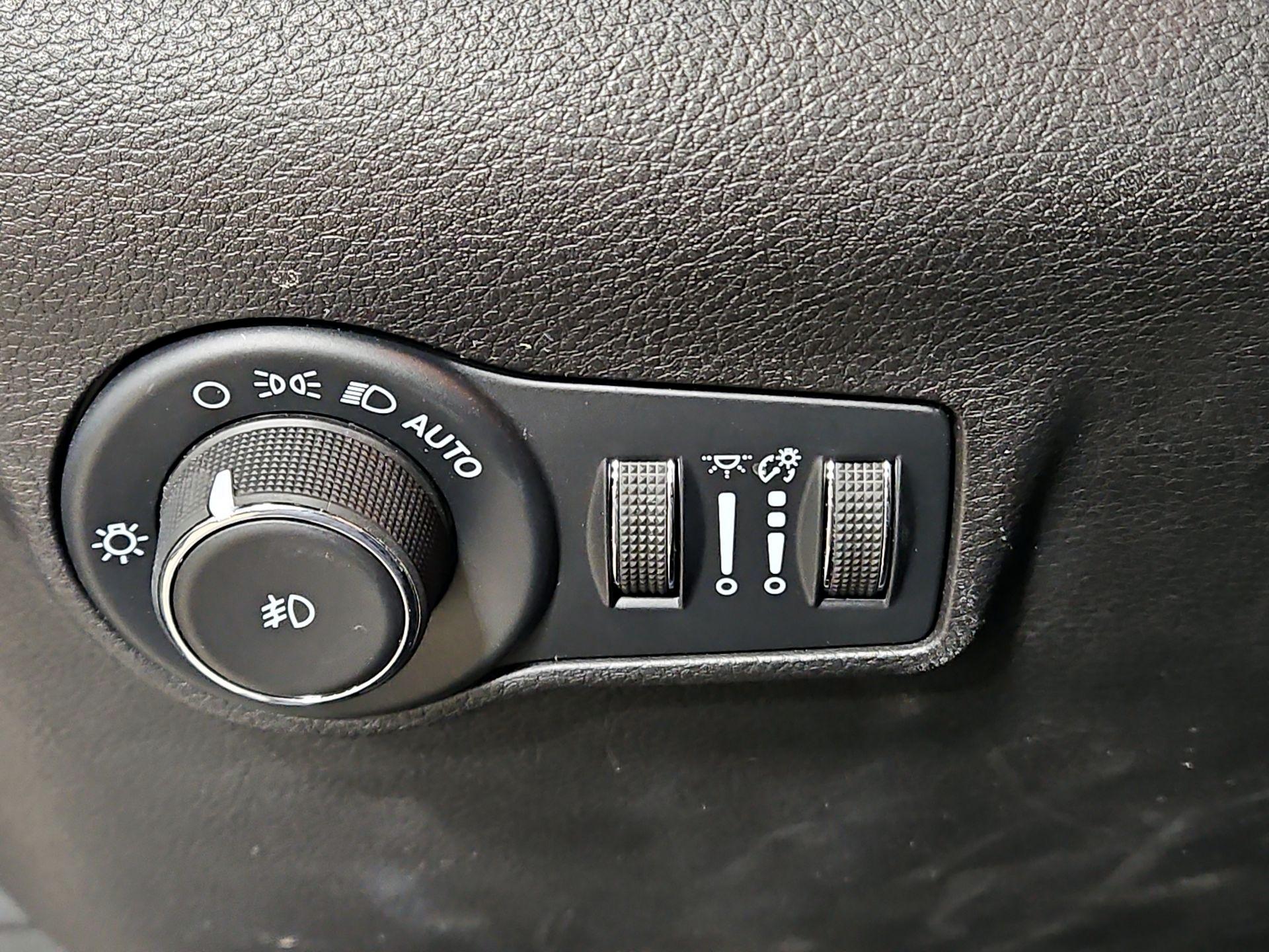 Thumbnail: 2022 Jeep Compass - 13