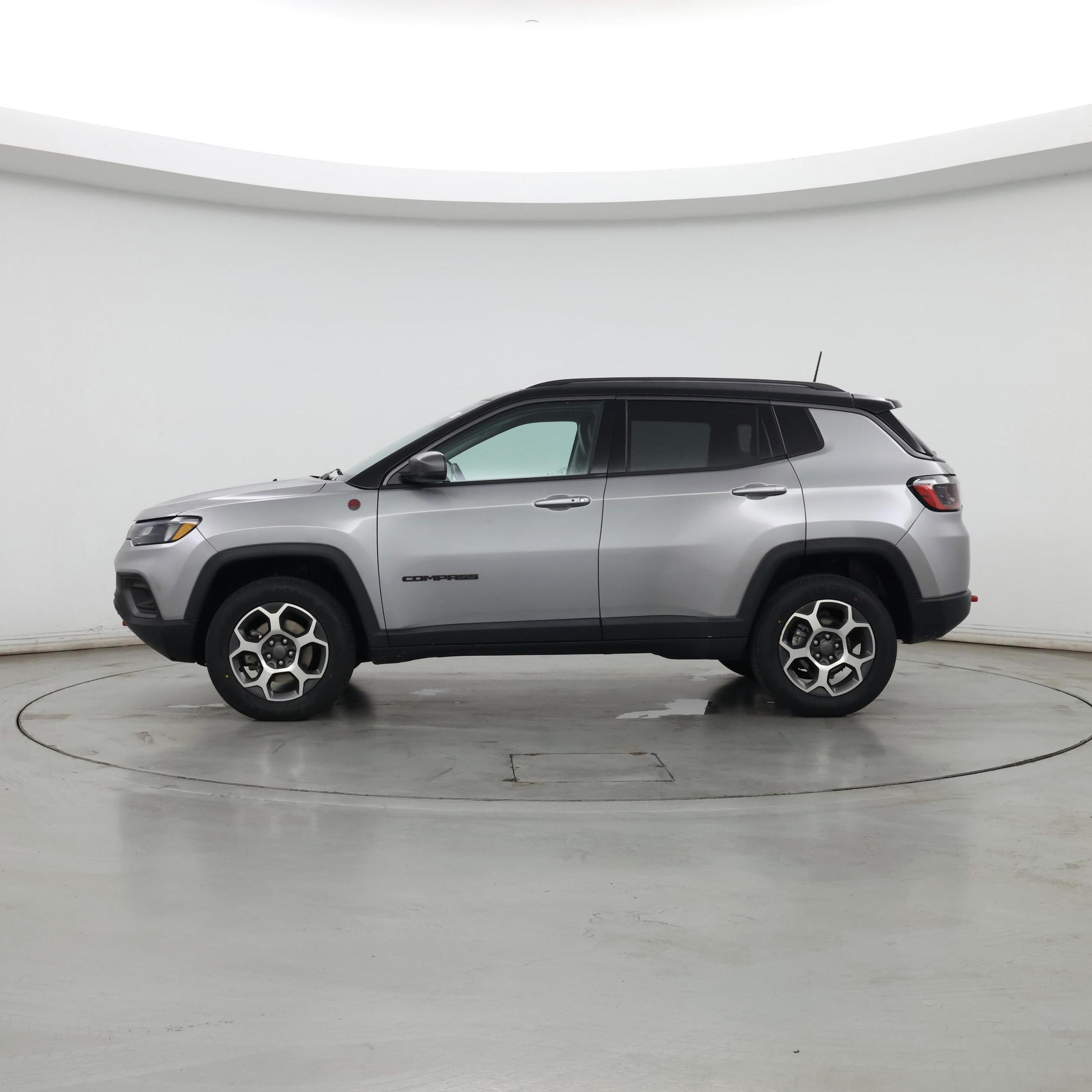 Thumbnail: 2022 Jeep Compass - 3