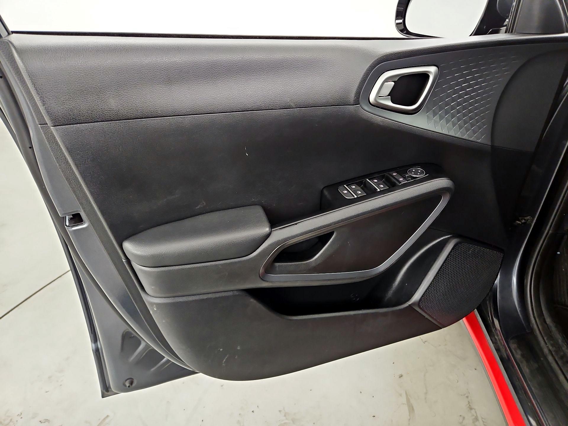 Thumbnail: 2020 Kia Soul - 12