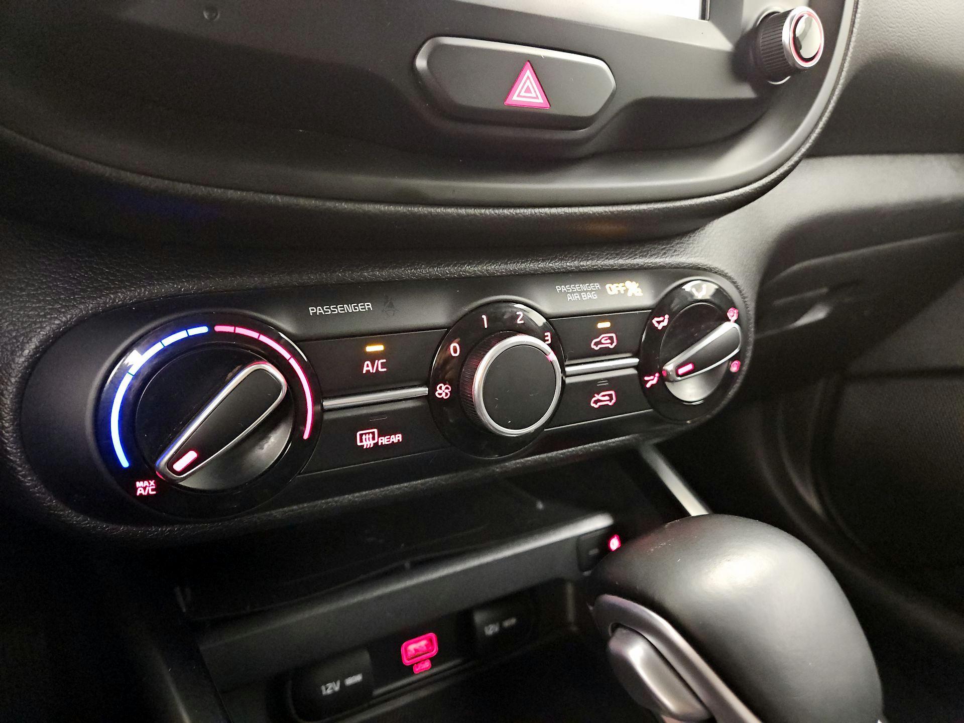 Thumbnail: 2020 Kia Soul - 16
