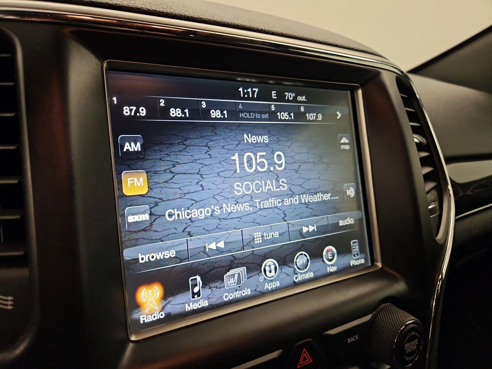 Thumbnail: 2017 Jeep Grand Cherokee - 16