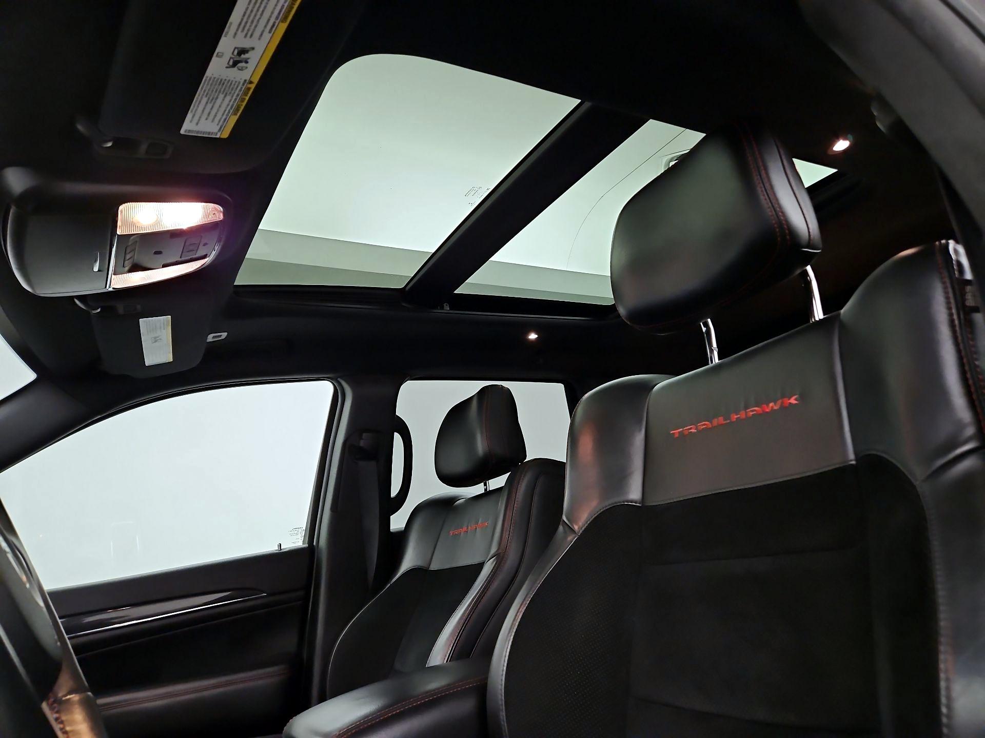 Thumbnail: 2017 Jeep Grand Cherokee - 20