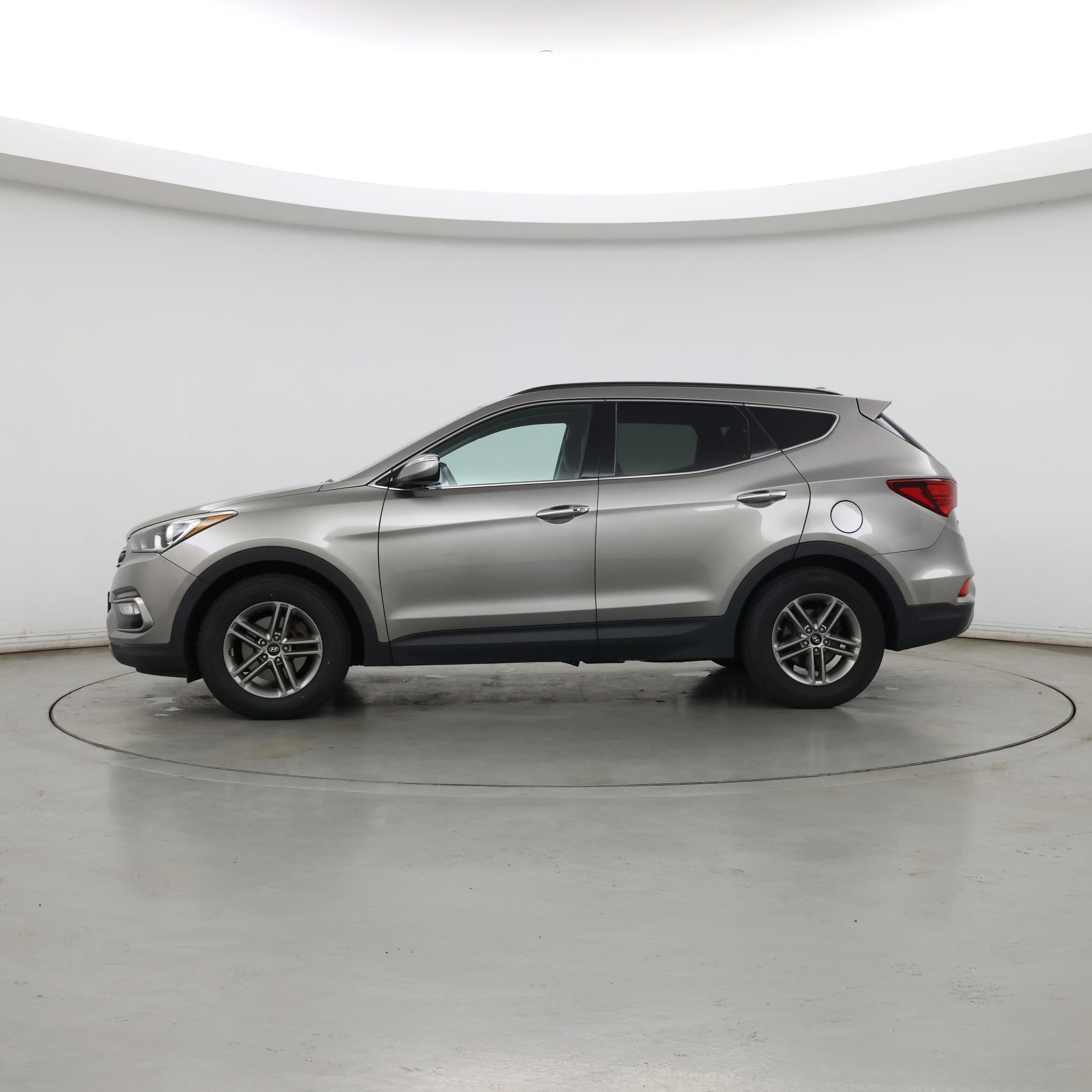 Thumbnail: 2018 Hyundai Santa Fe - 3