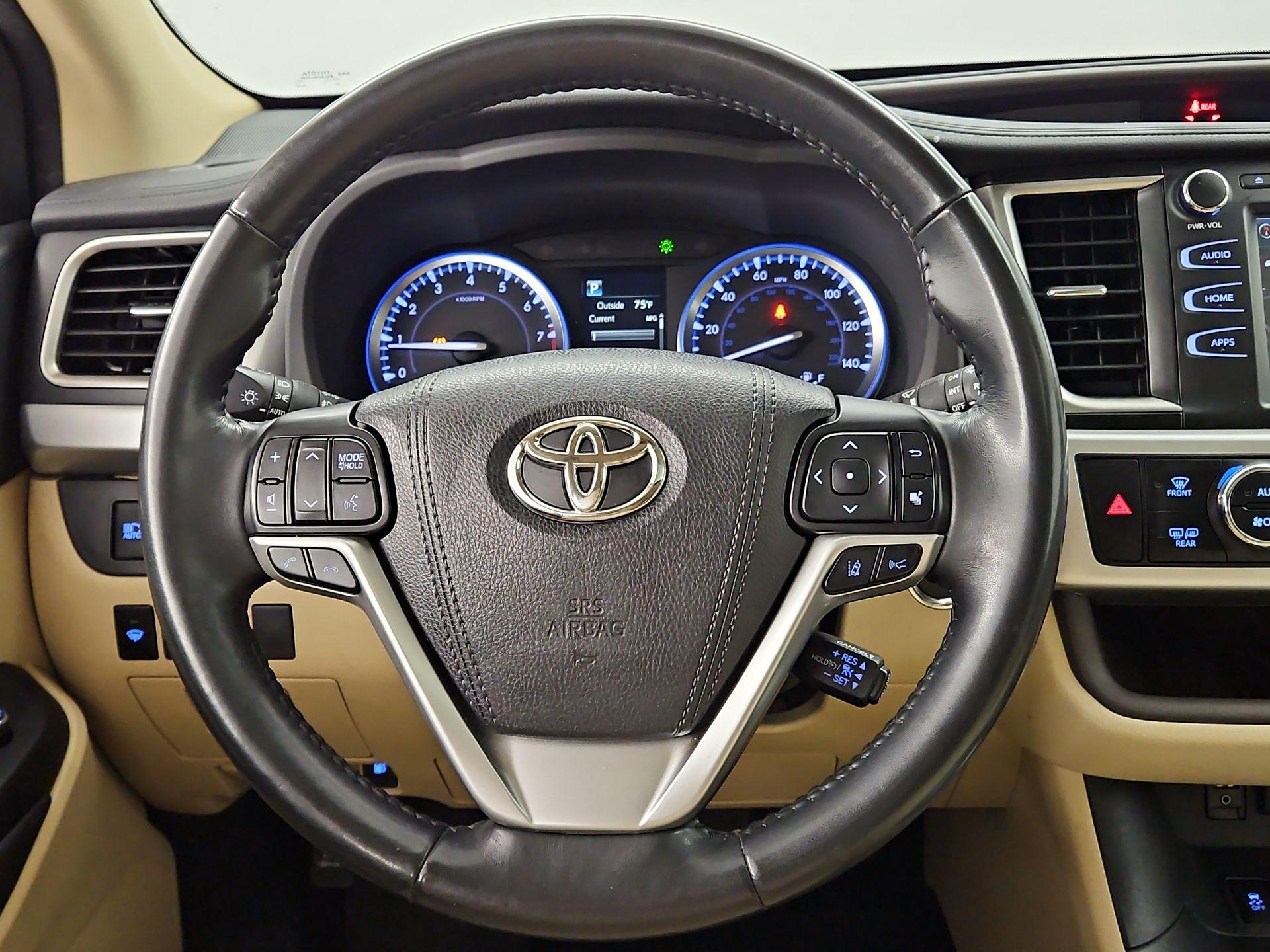 Thumbnail: 2018 Toyota Highlander - 10