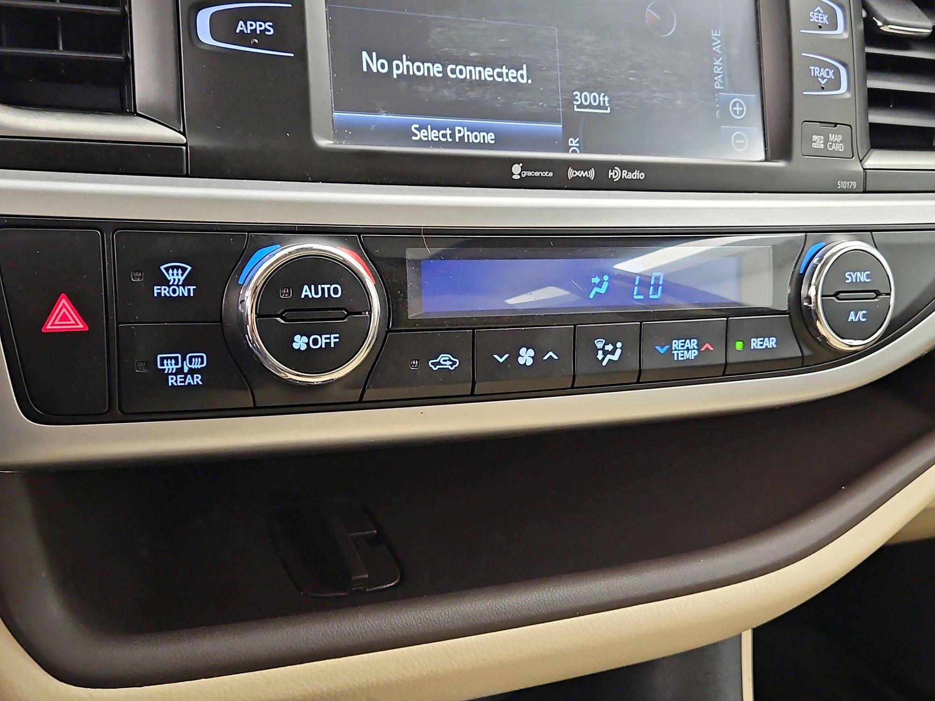 Thumbnail: 2018 Toyota Highlander - 17