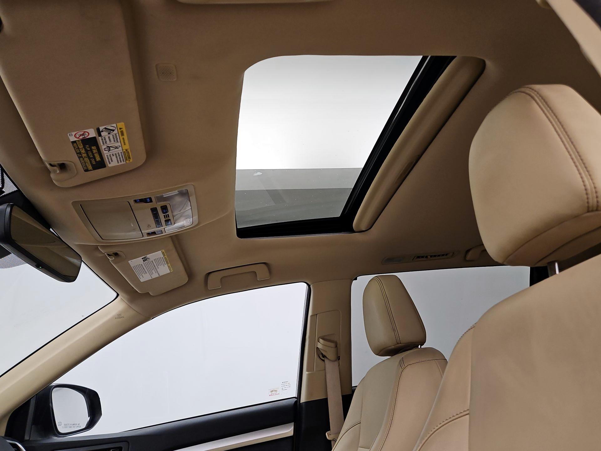 Thumbnail: 2018 Toyota Highlander - 20