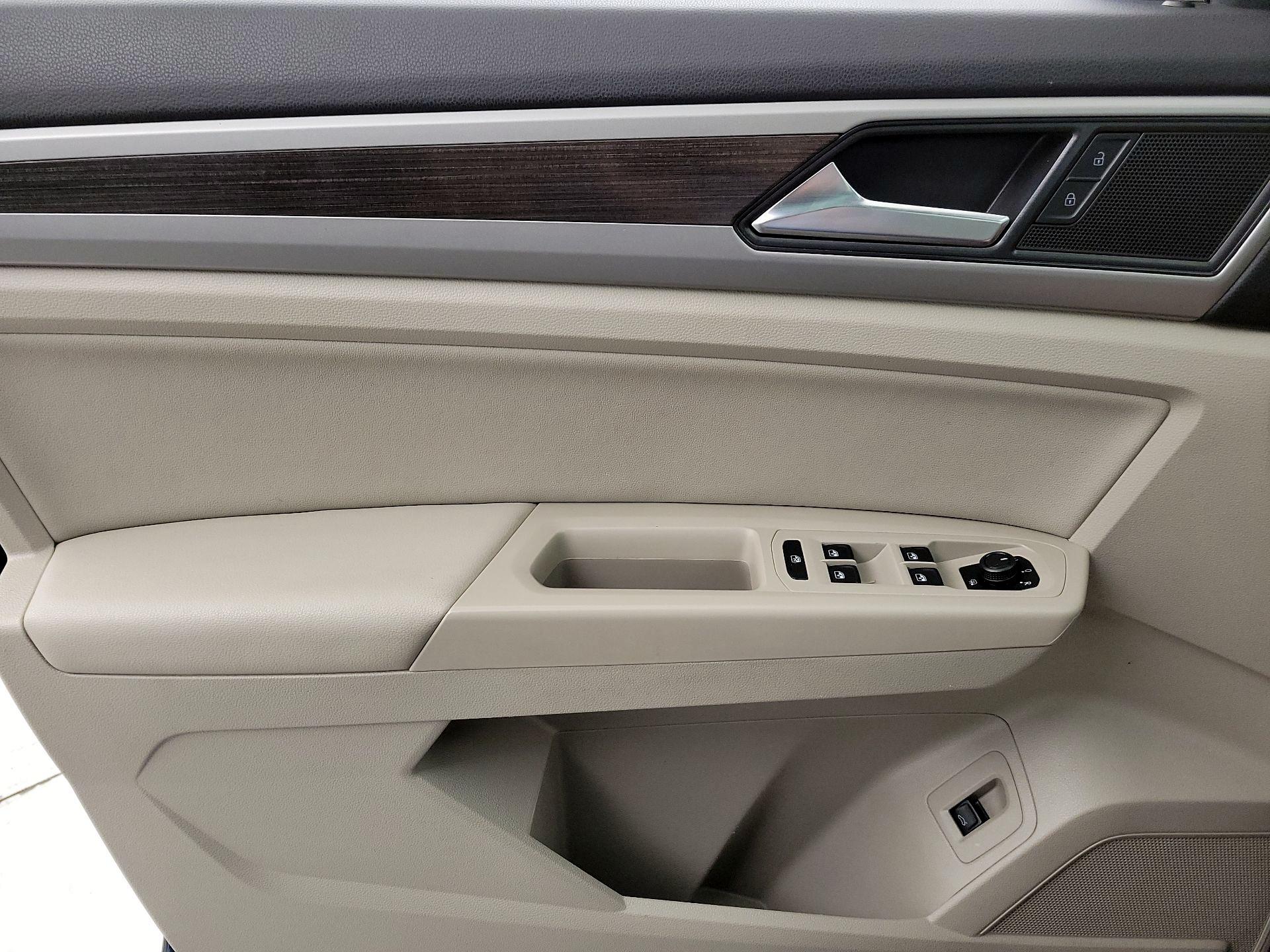 Thumbnail: 2020 Volkswagen Atlas - 12