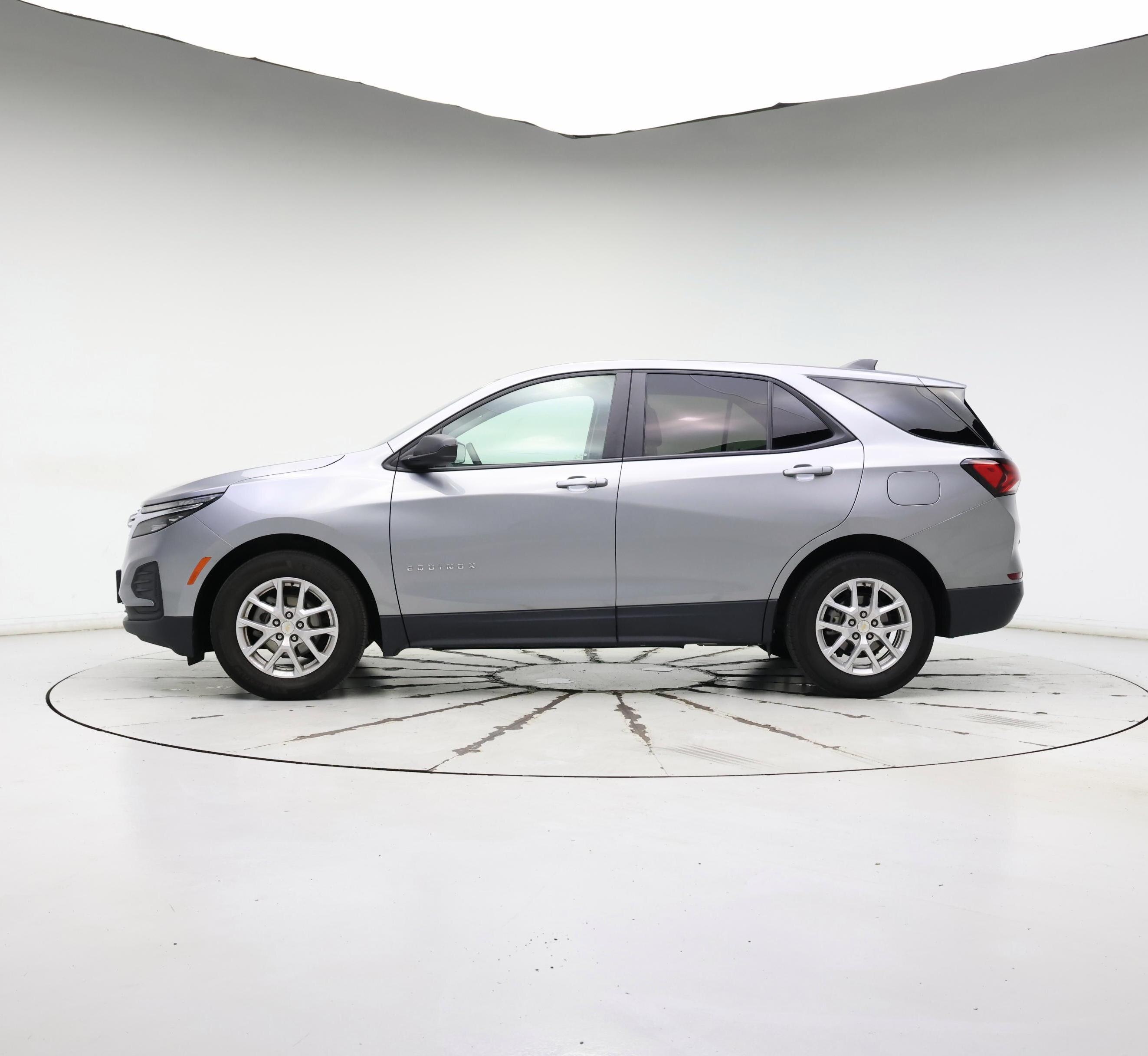 Thumbnail: 2023 Chevrolet Equinox - 3