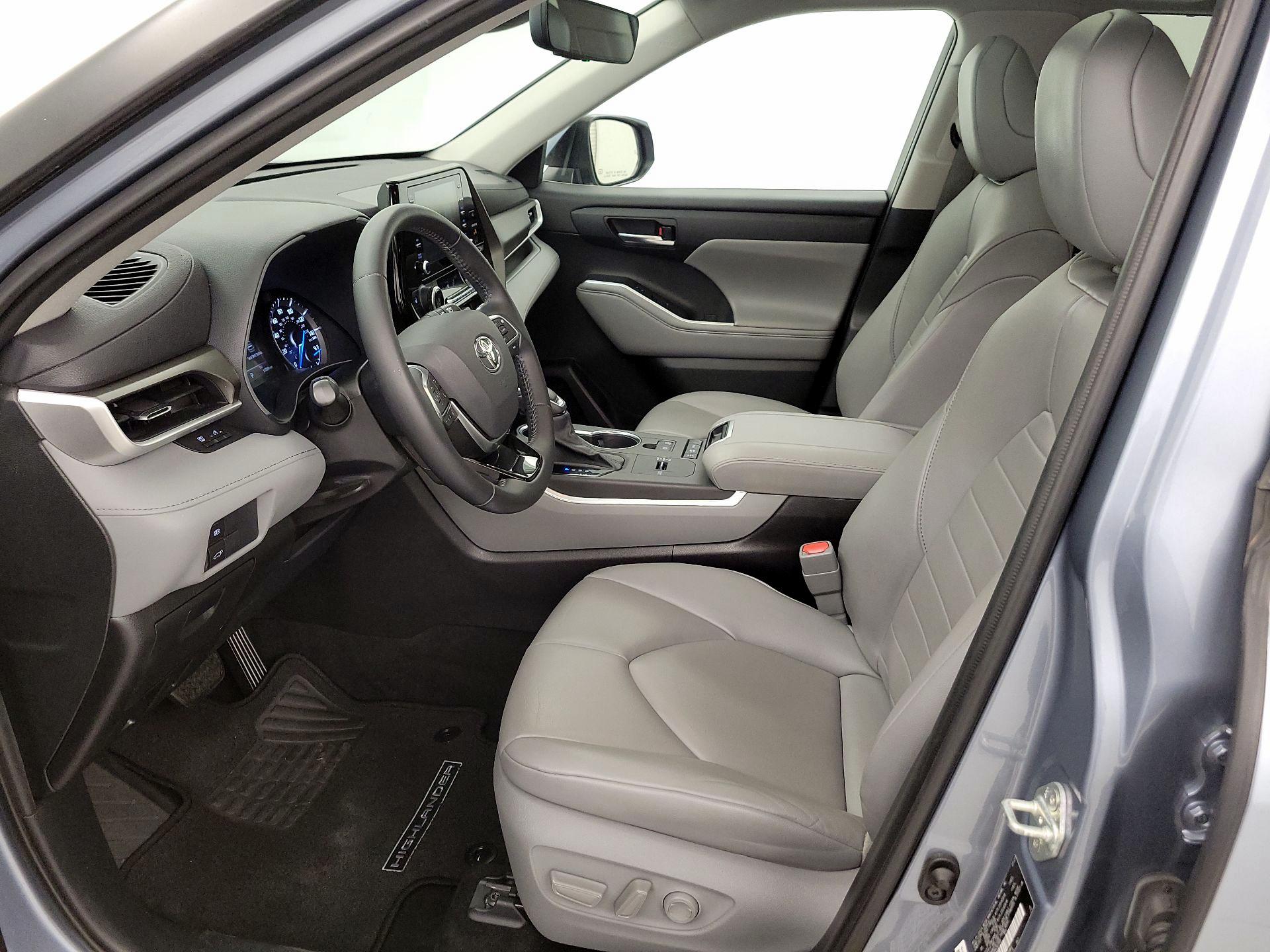Thumbnail: 2021 Toyota Highlander - 11