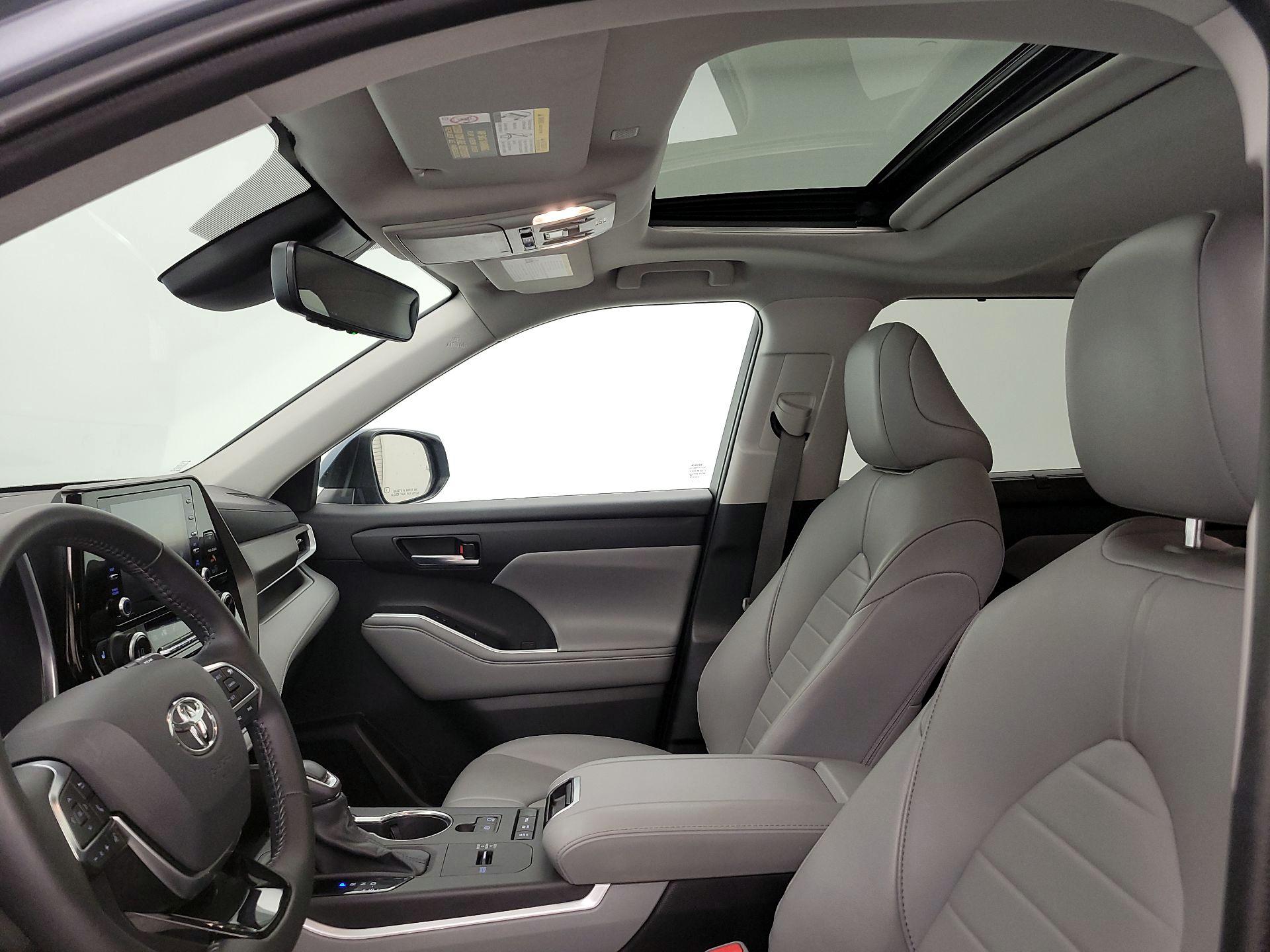 Thumbnail: 2021 Toyota Highlander - 19