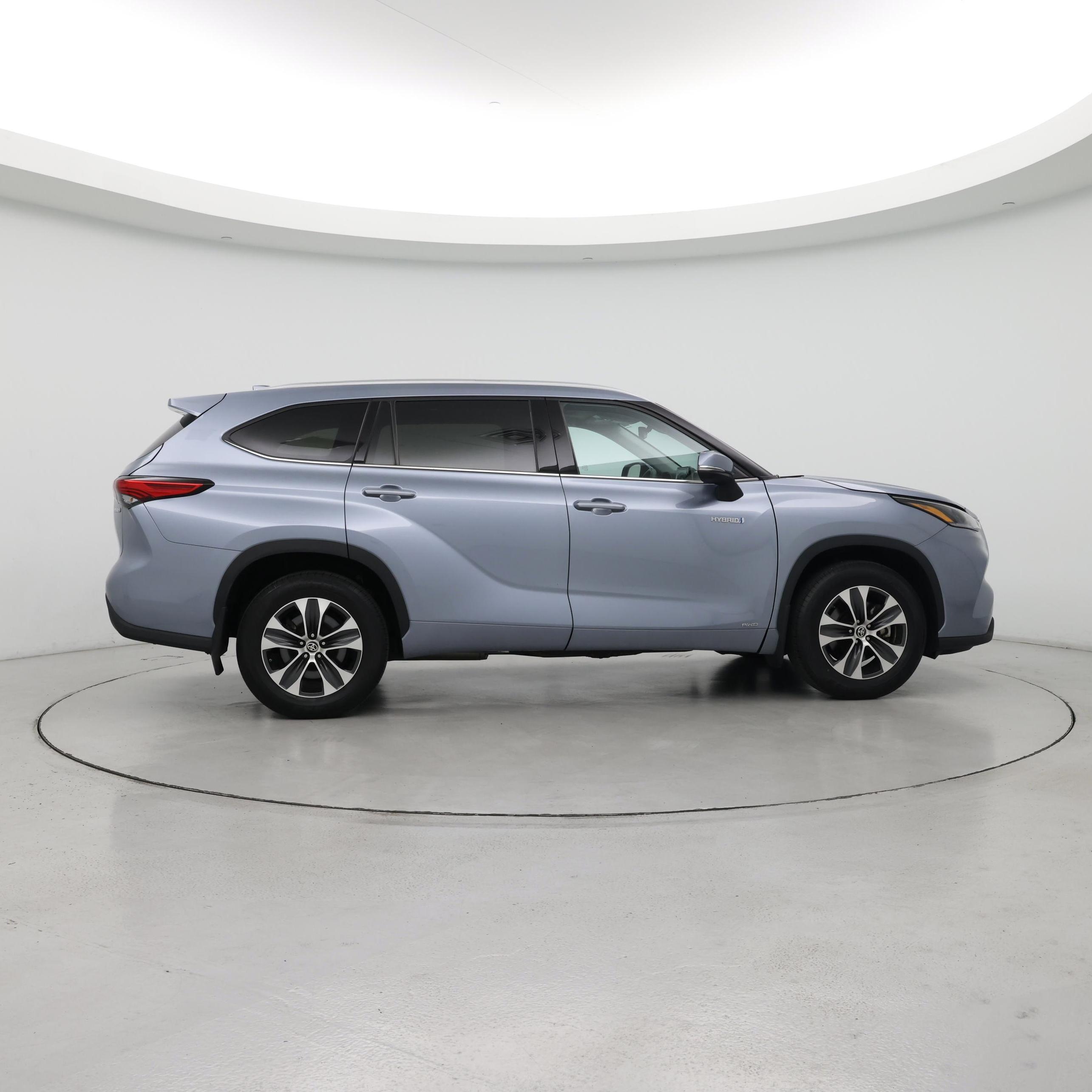 Thumbnail: 2021 Toyota Highlander - 7